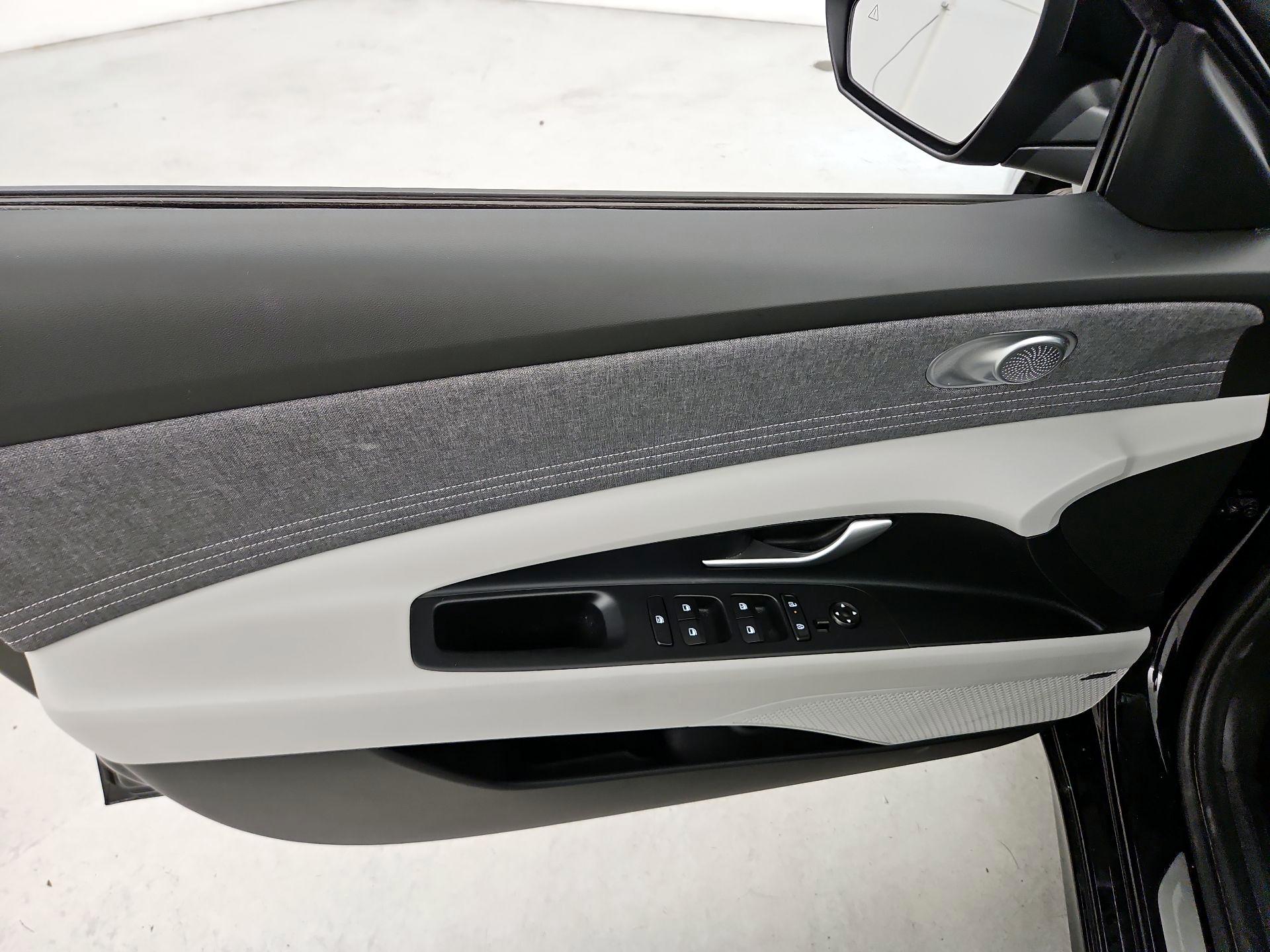 Thumbnail: 2025 Hyundai Elantra - 12