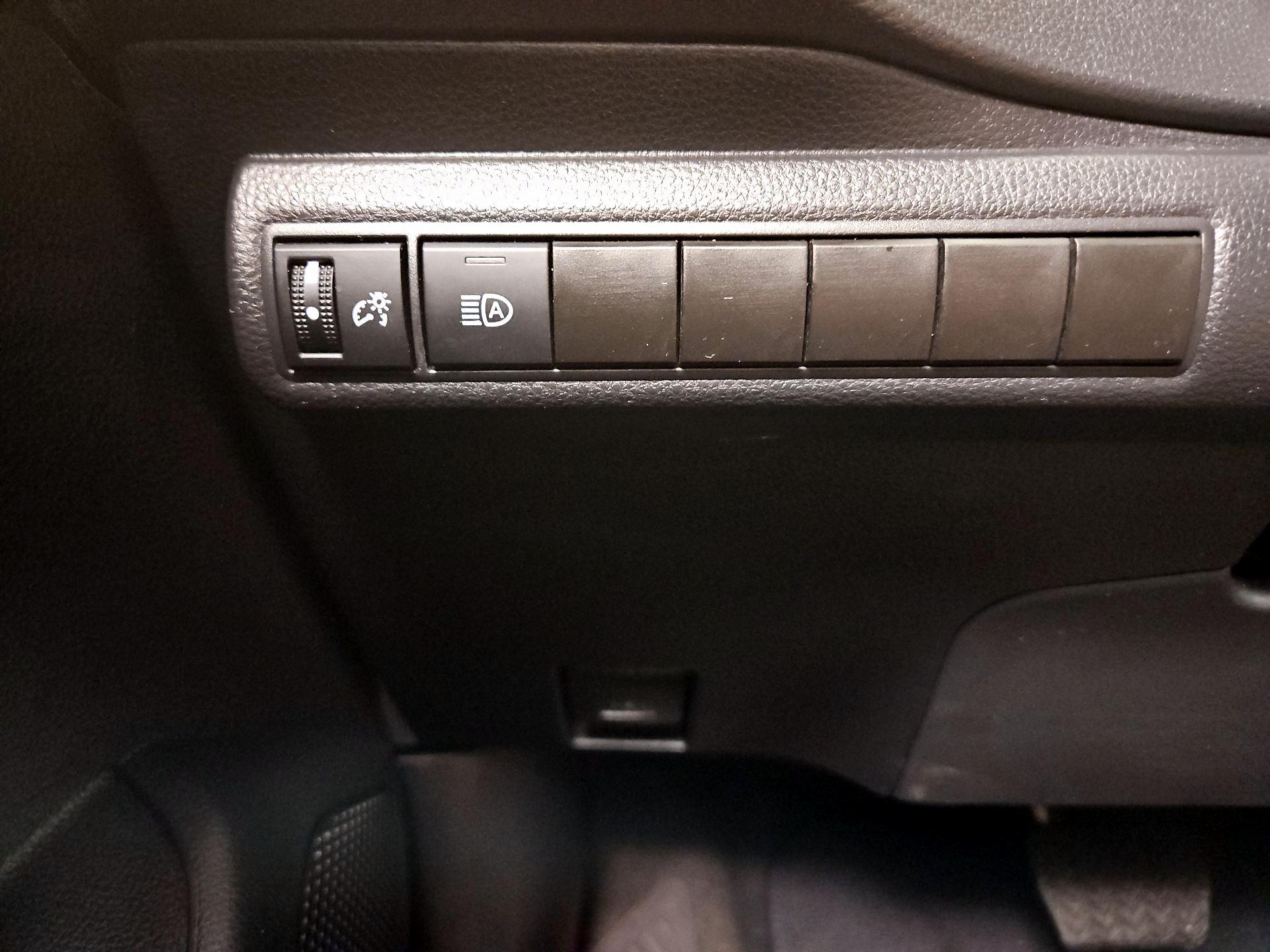 Thumbnail: 2025 Toyota Corolla - 13