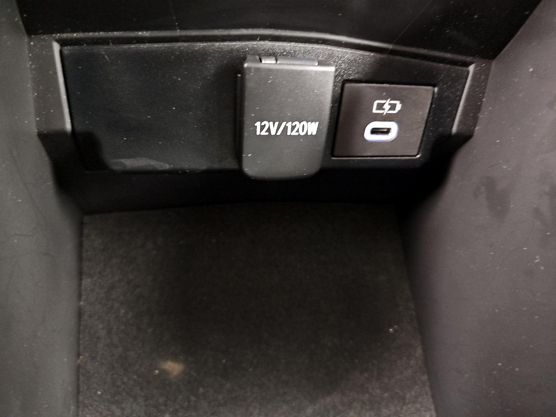 Thumbnail: 2025 Toyota Corolla - 18