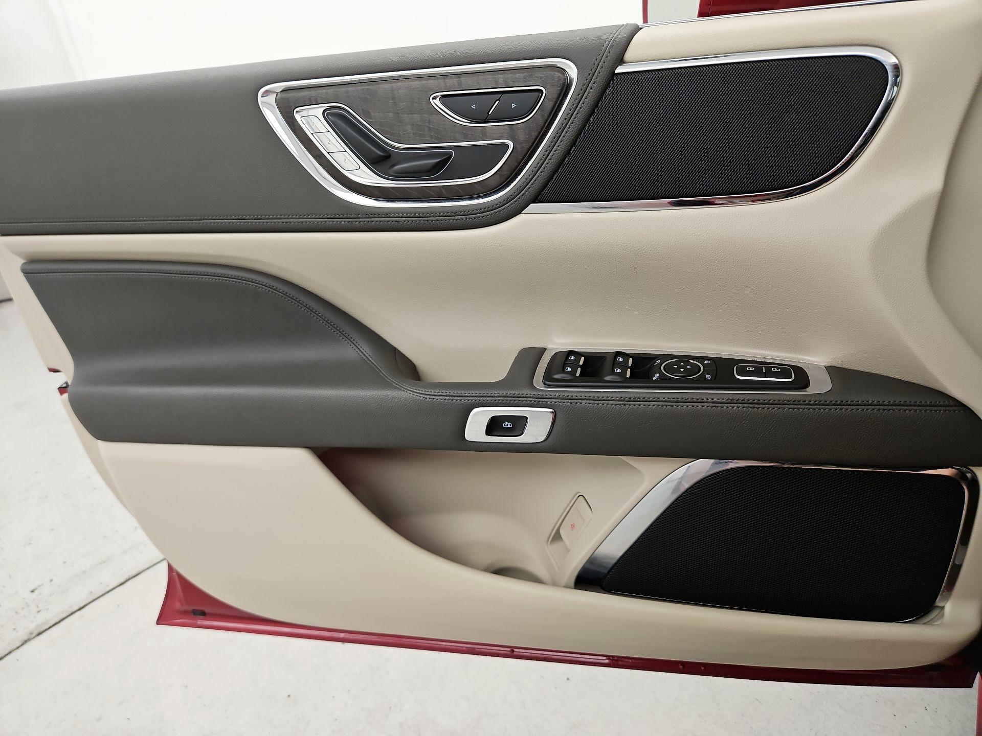 Thumbnail: 2020 Lincoln Continental - 12