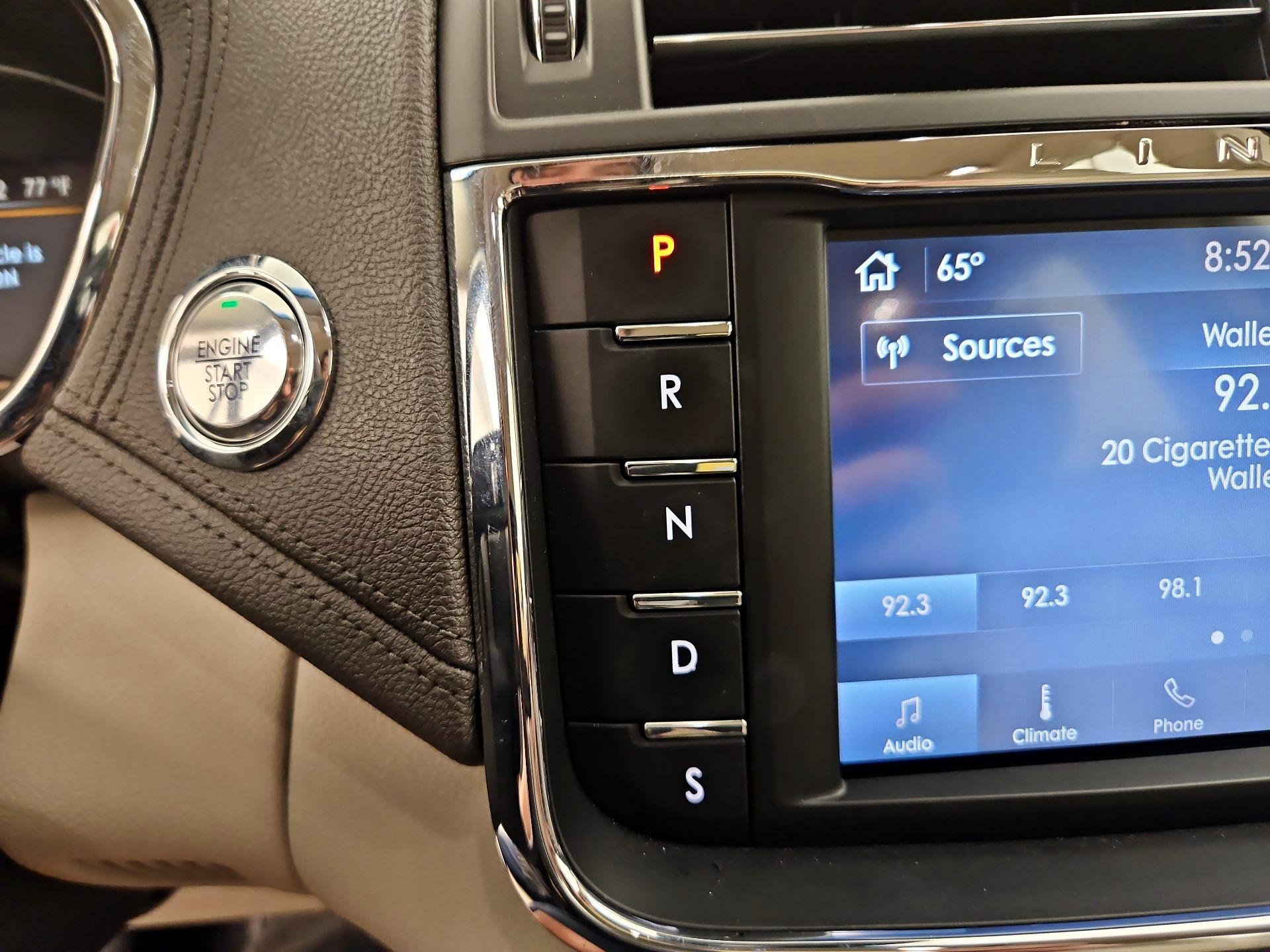 Thumbnail: 2020 Lincoln Continental - 18