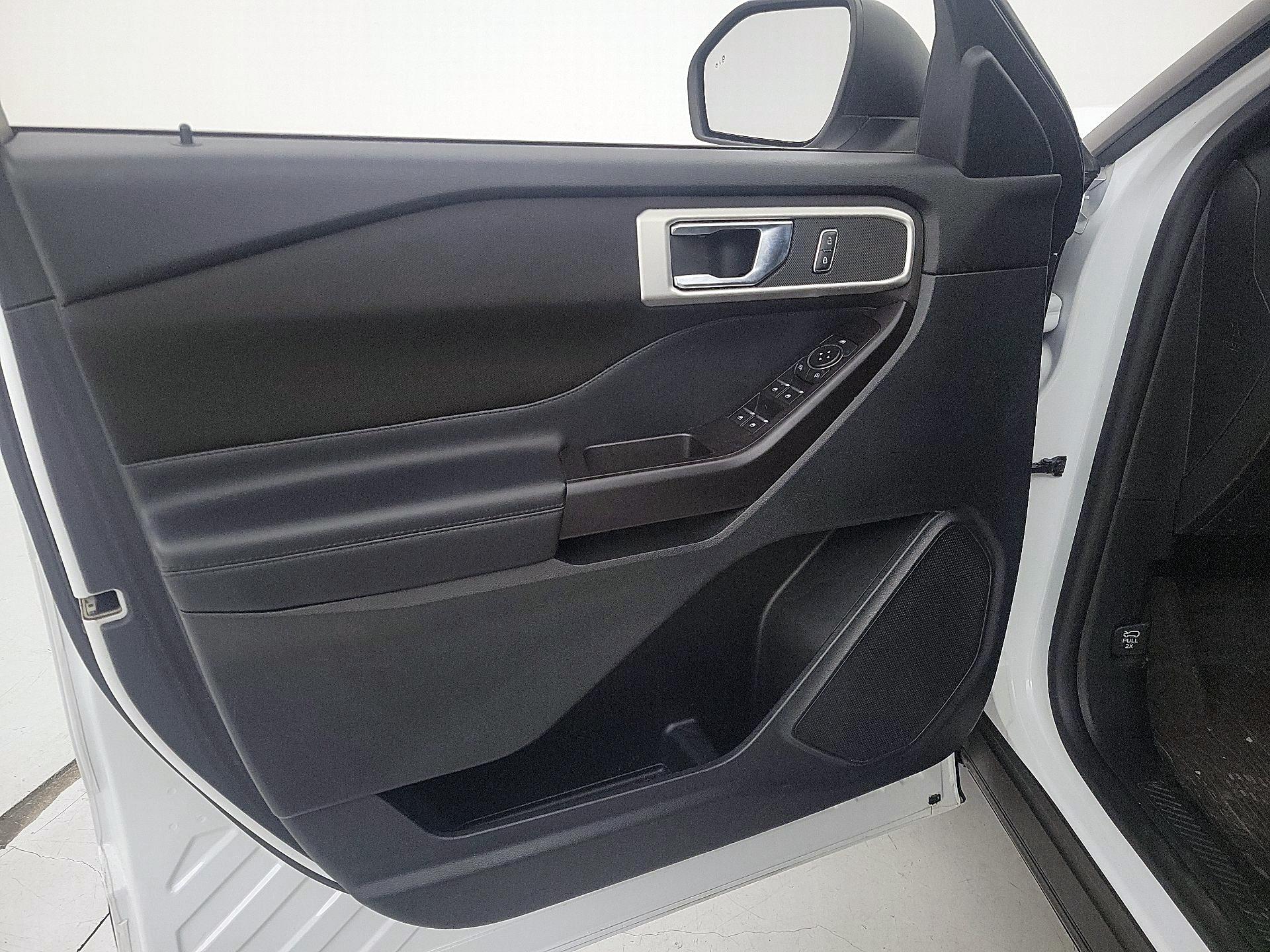 Thumbnail: 2020 Ford Explorer - 12