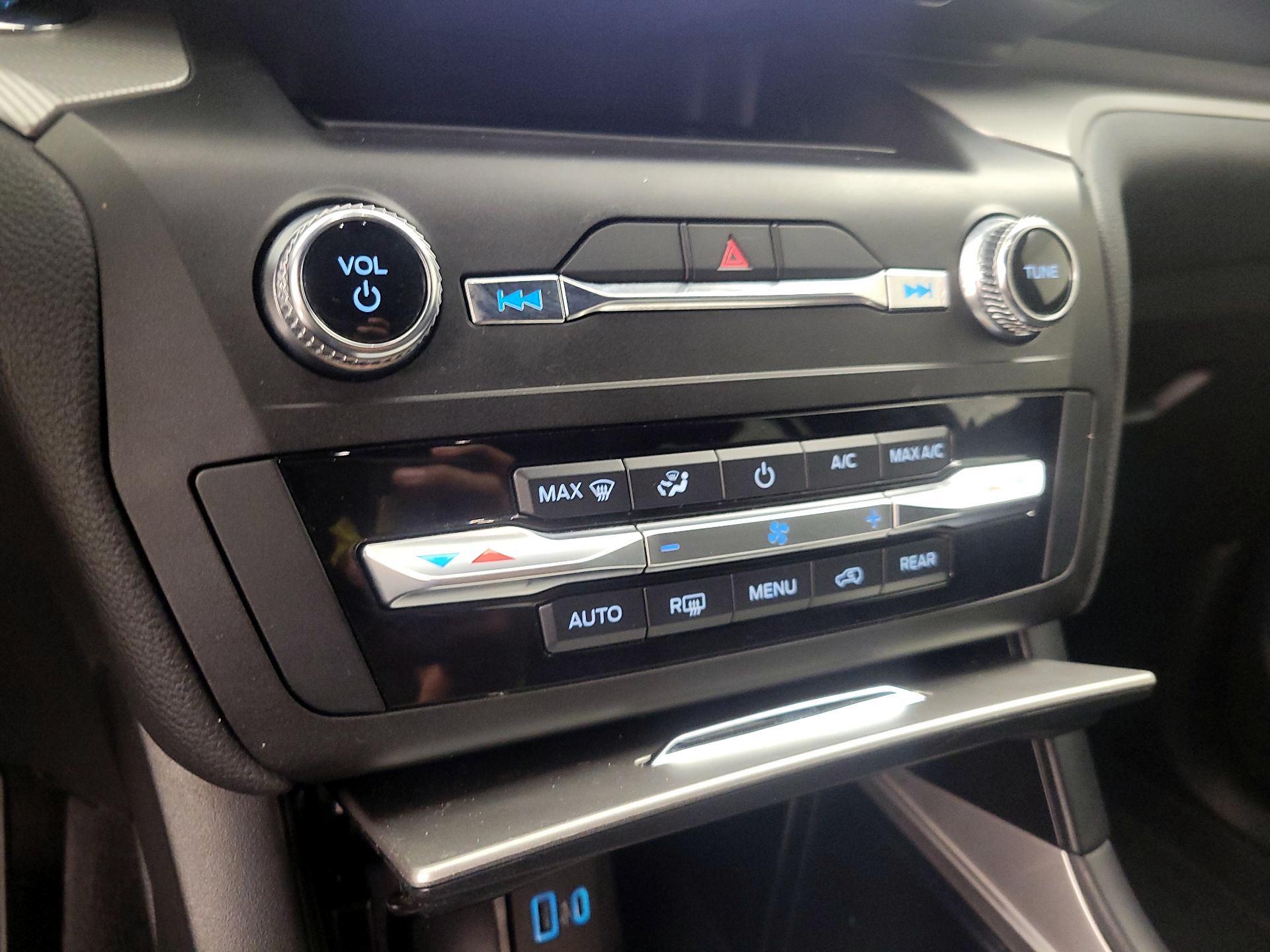 Thumbnail: 2020 Ford Explorer - 16