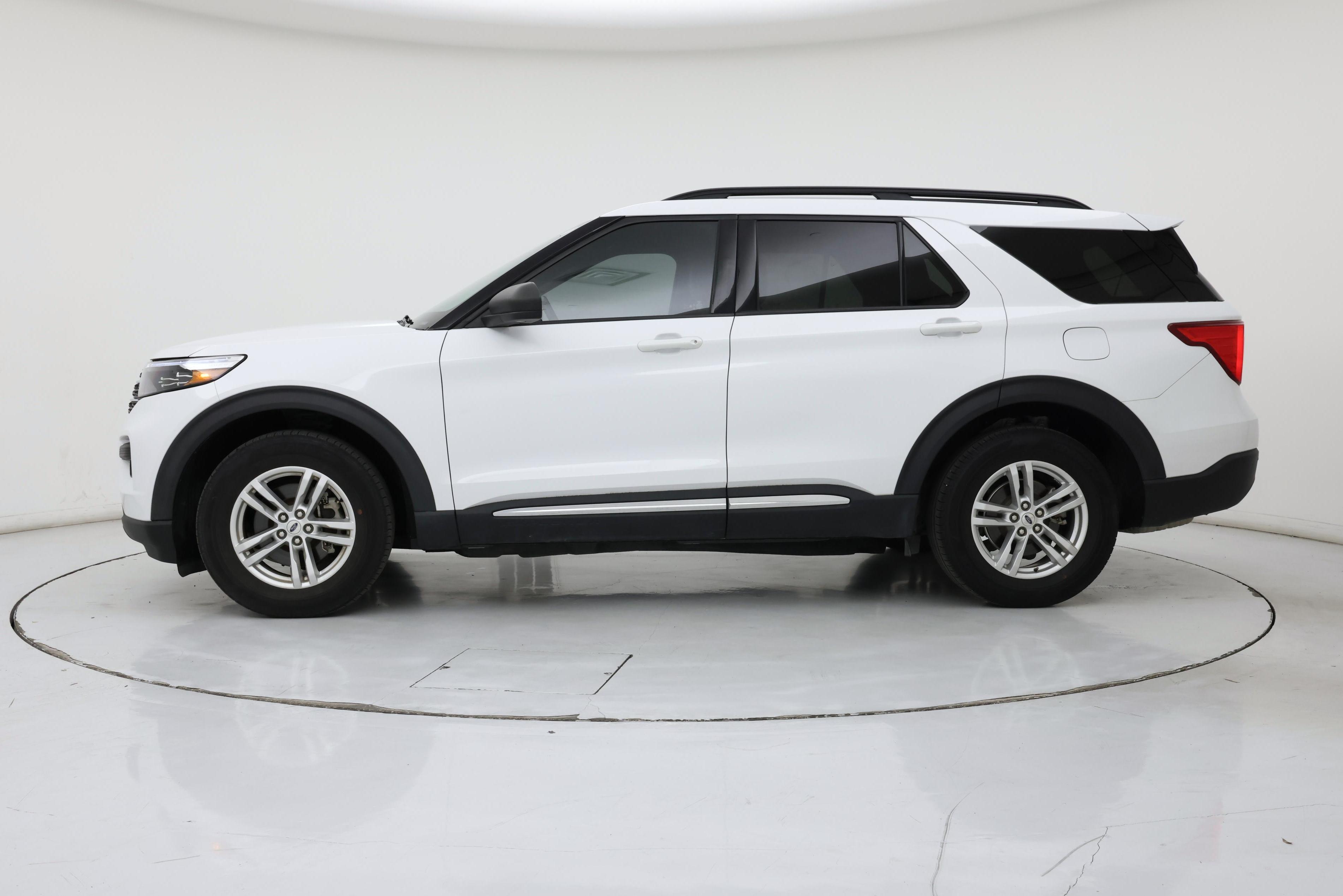 Thumbnail: 2020 Ford Explorer - 3