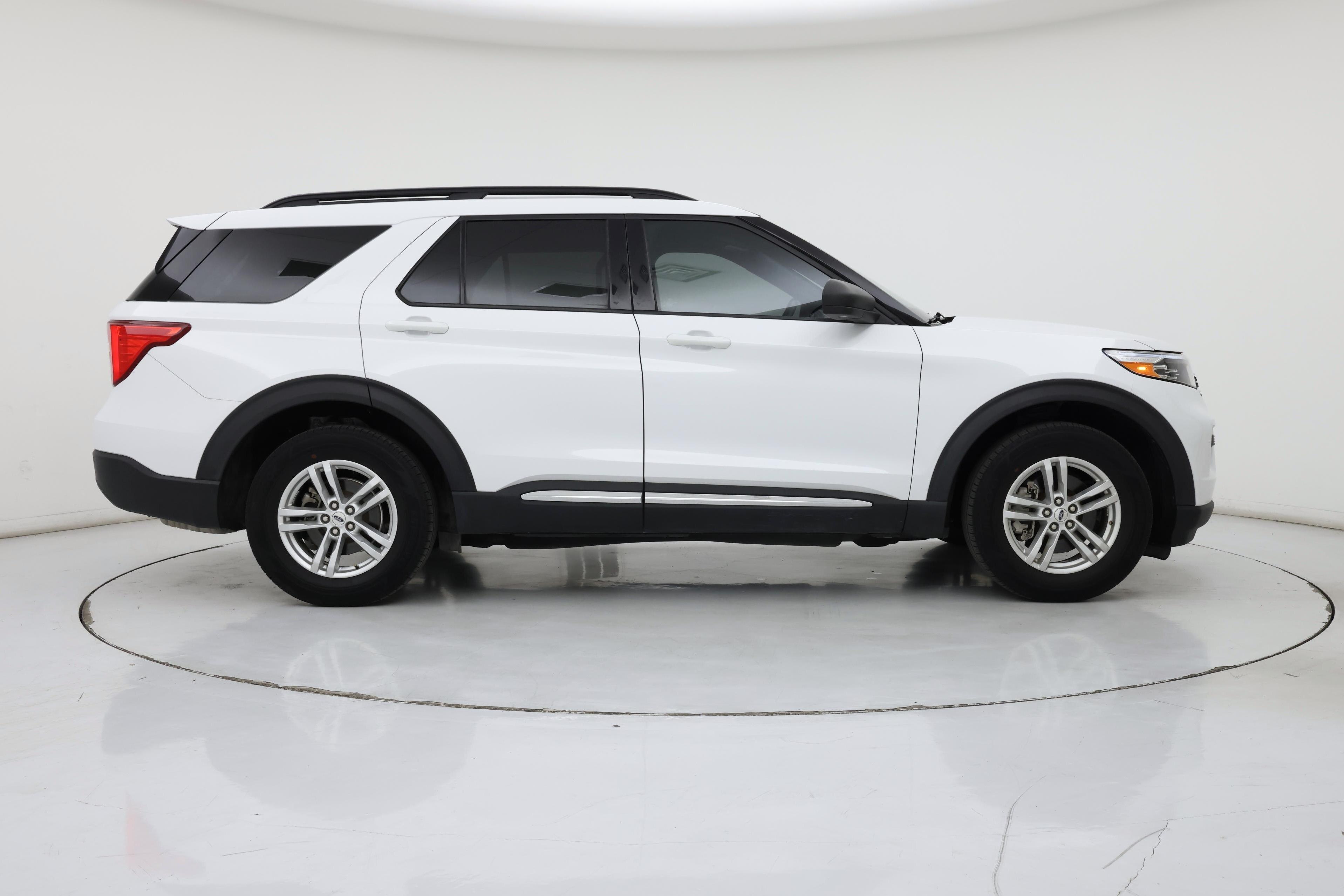 Thumbnail: 2020 Ford Explorer - 7