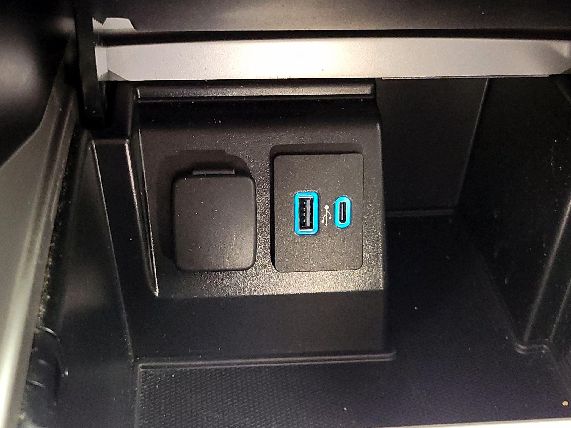 Thumbnail: 2020 Ford Explorer - 19