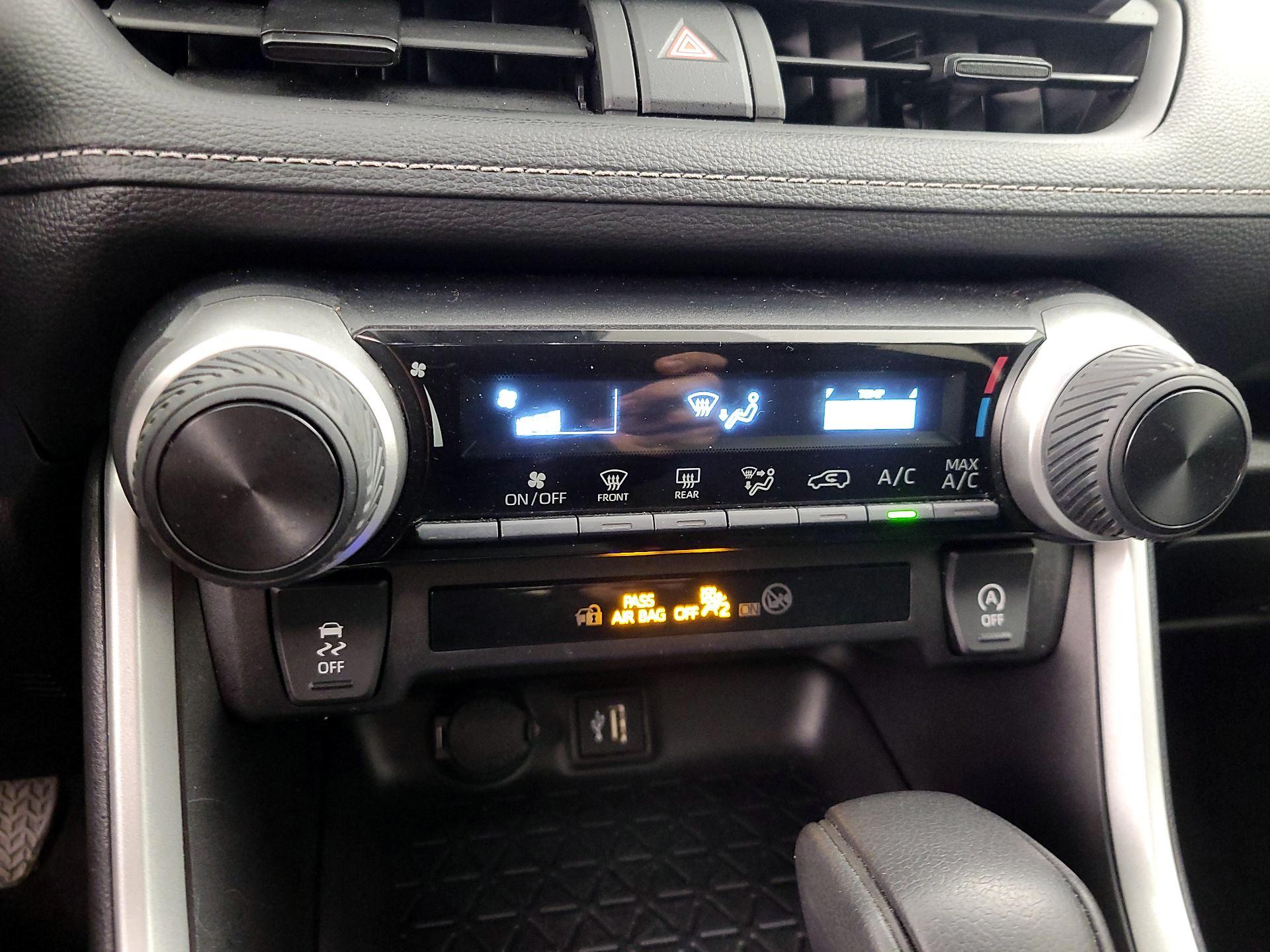 Thumbnail: 2024 Toyota RAV4 - 16