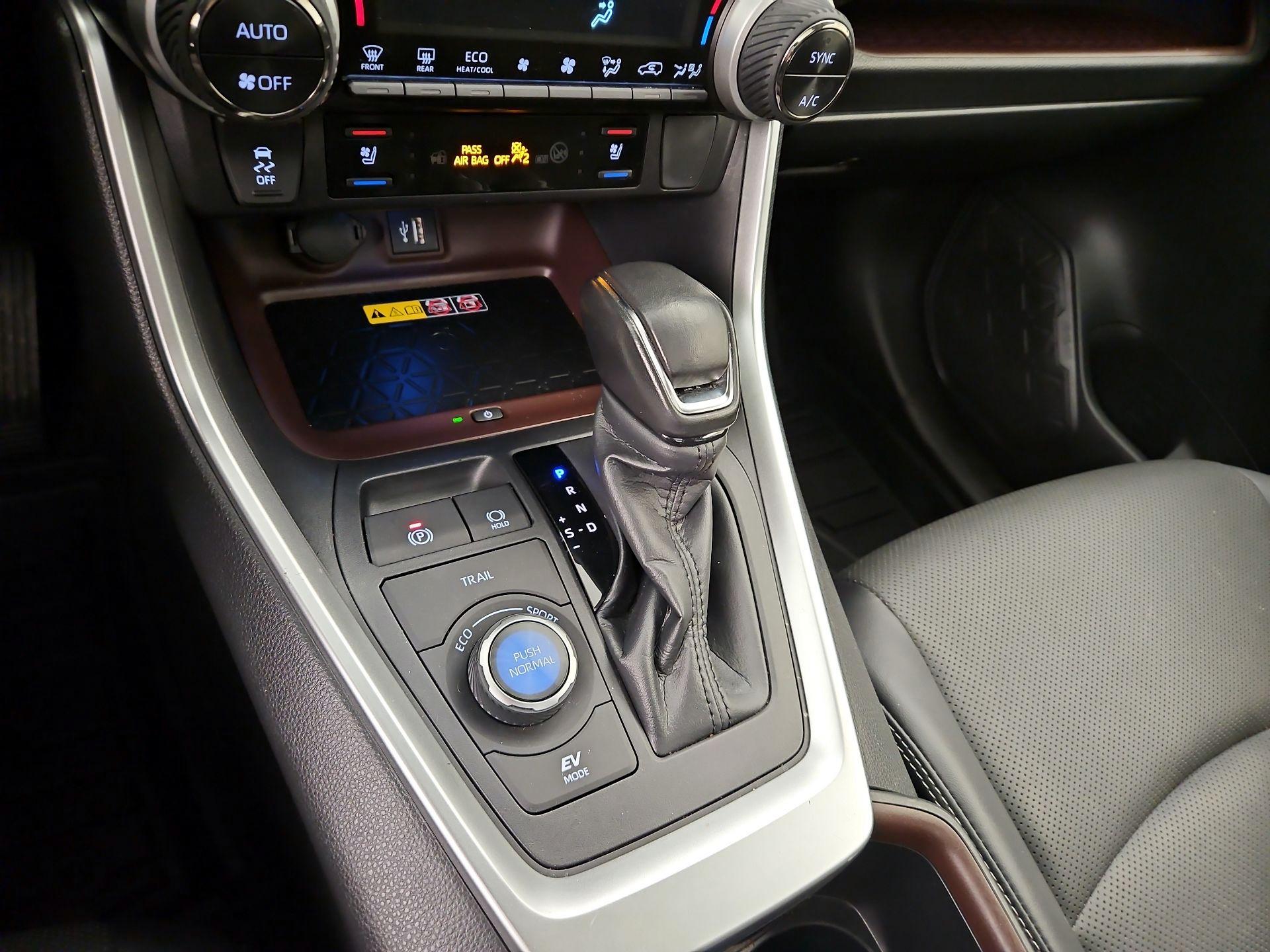 Thumbnail: 2024 Toyota RAV4 - 18