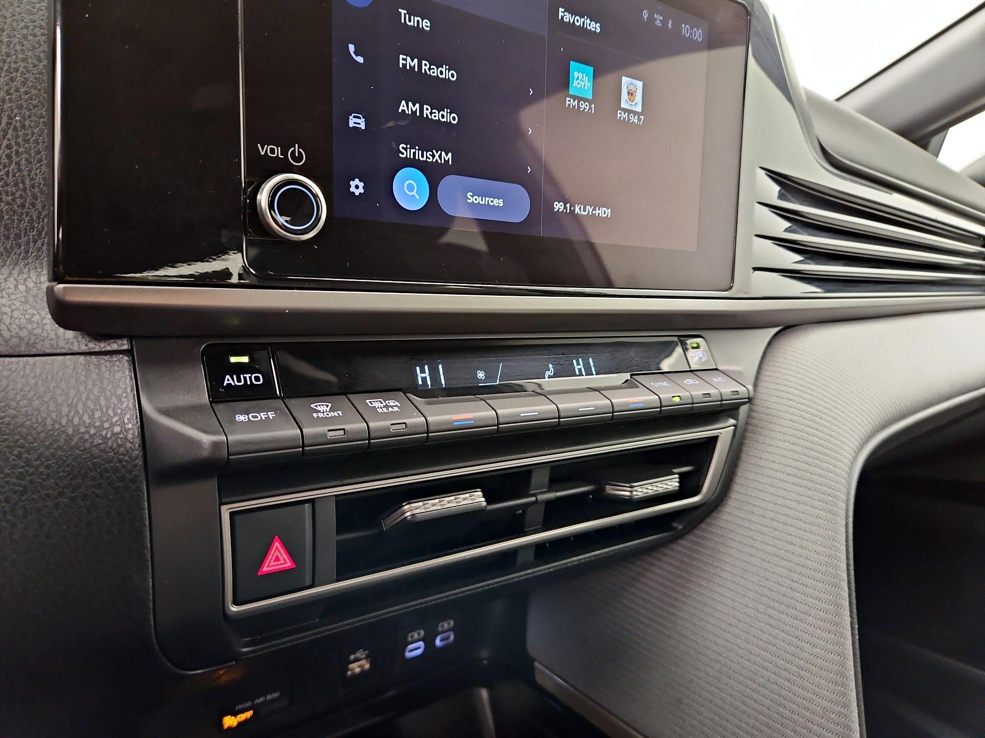 Thumbnail: 2025 Toyota Camry - 17