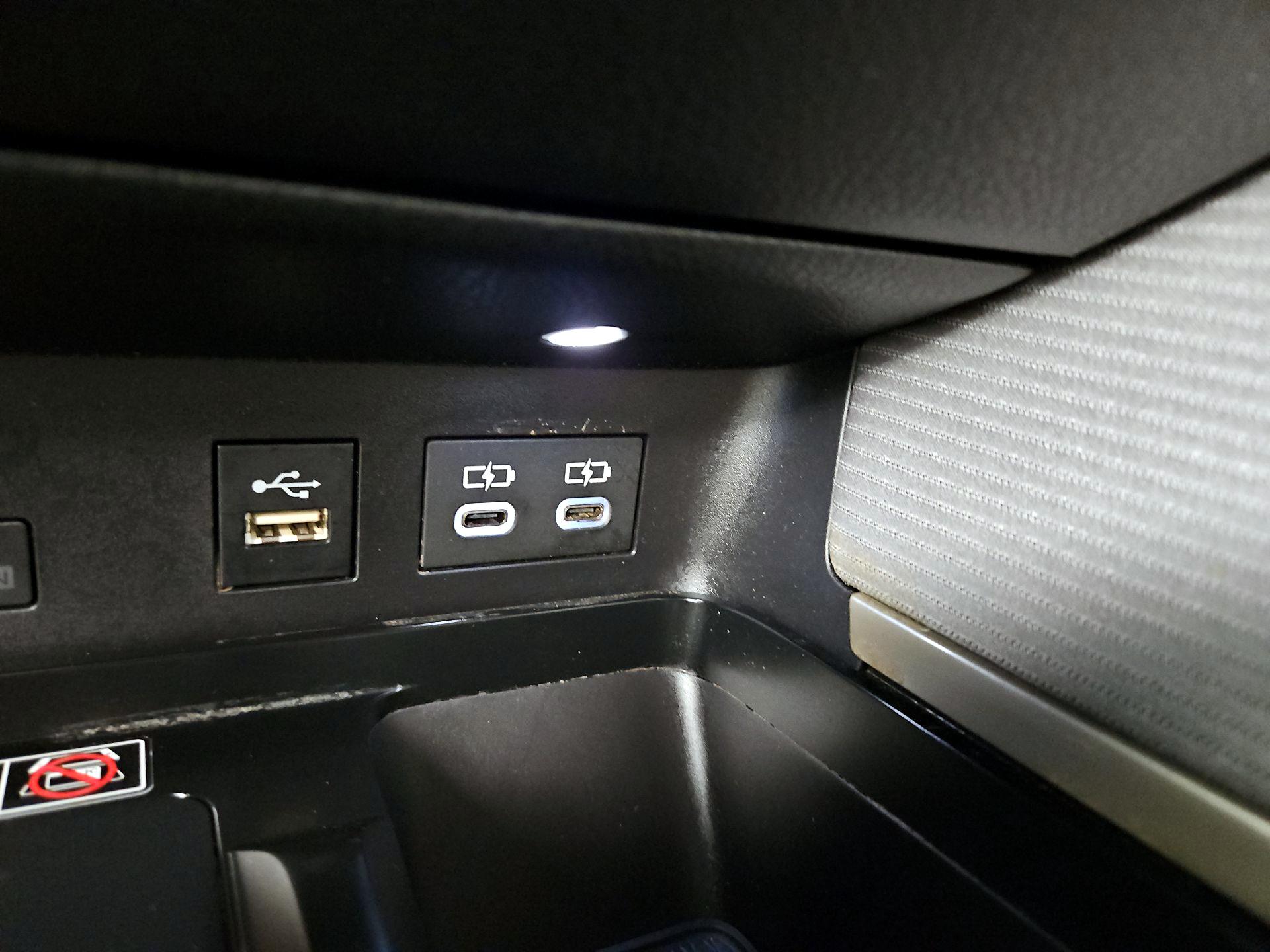 Thumbnail: 2025 Toyota Camry - 19