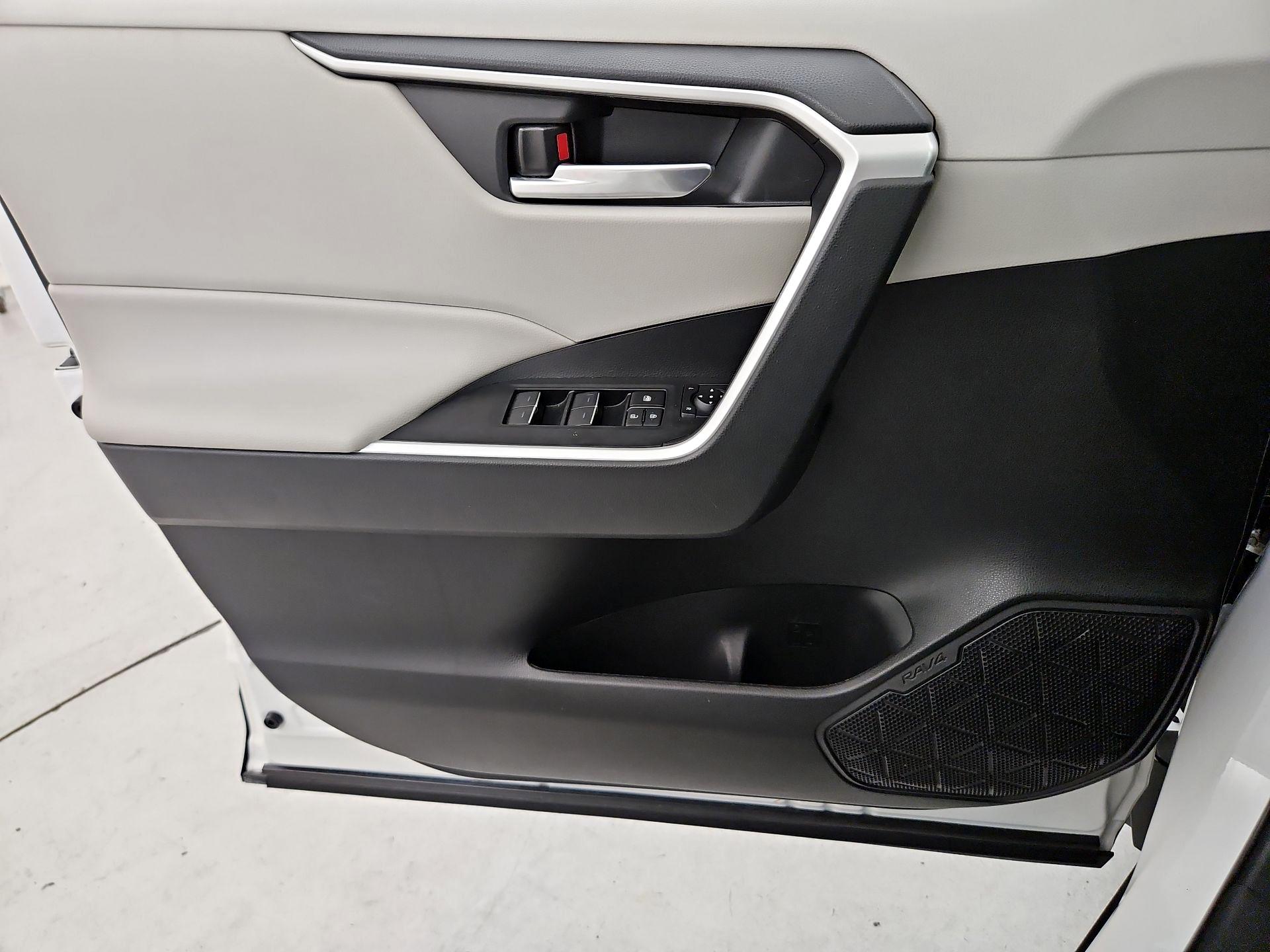 Thumbnail: 2024 Toyota RAV4 - 12