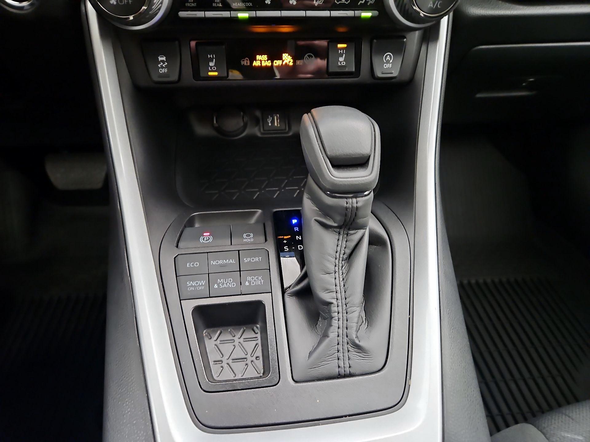 Thumbnail: 2025 Toyota RAV4 - 18