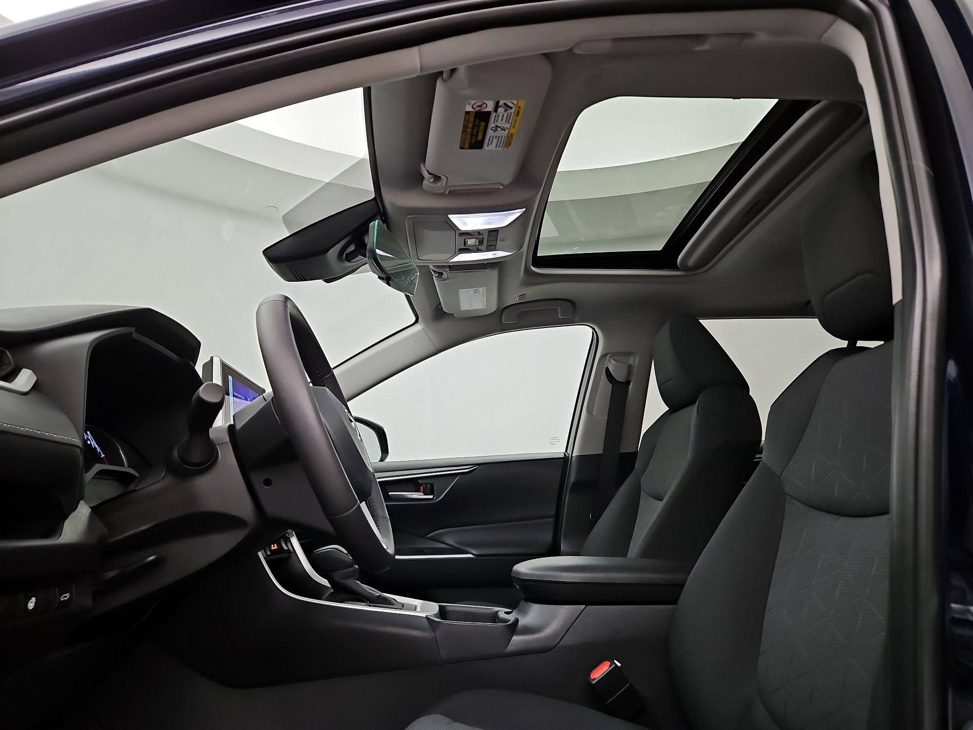 Thumbnail: 2025 Toyota RAV4 - 20