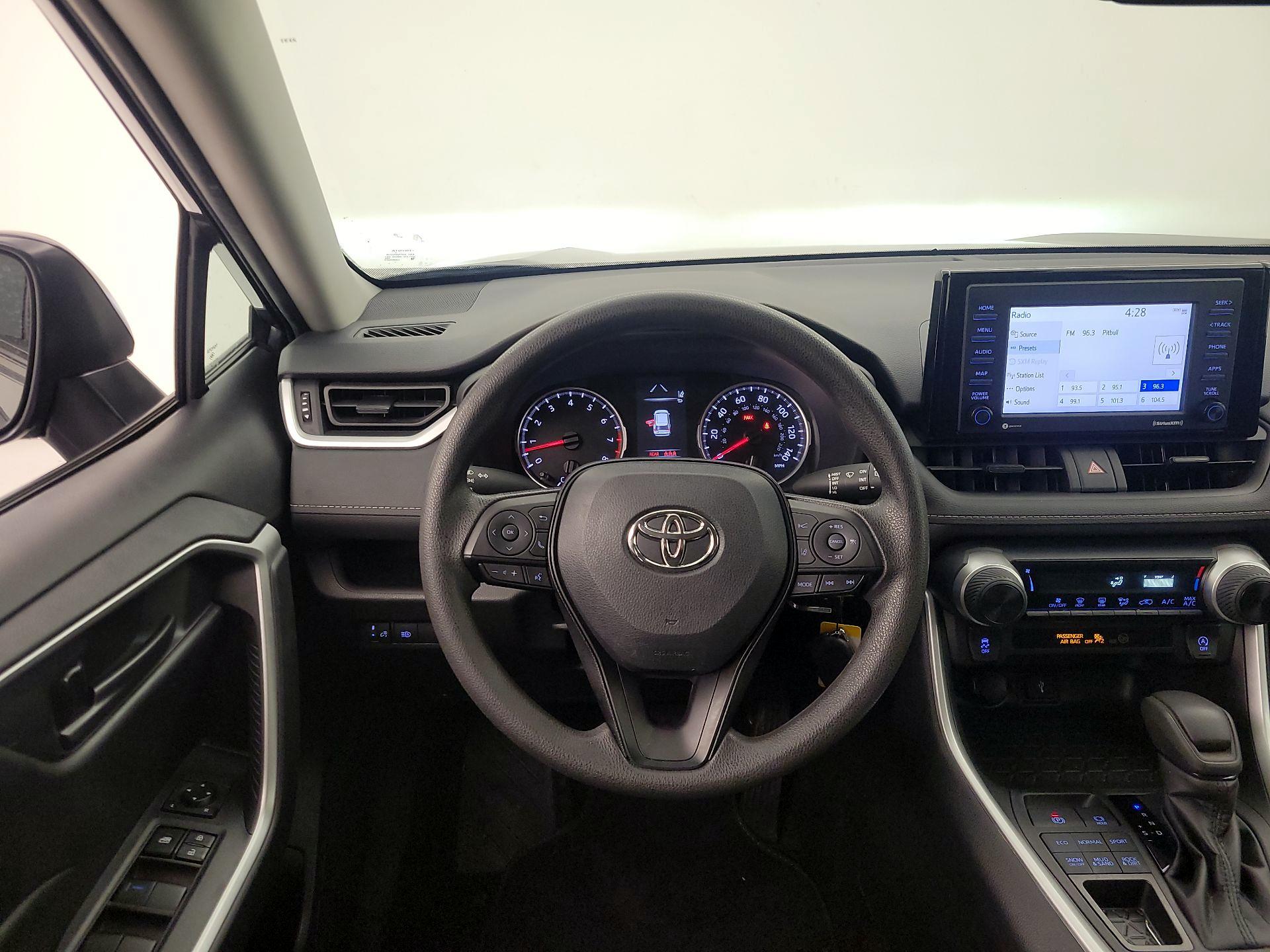 Thumbnail: 2022 Toyota RAV4 - 10