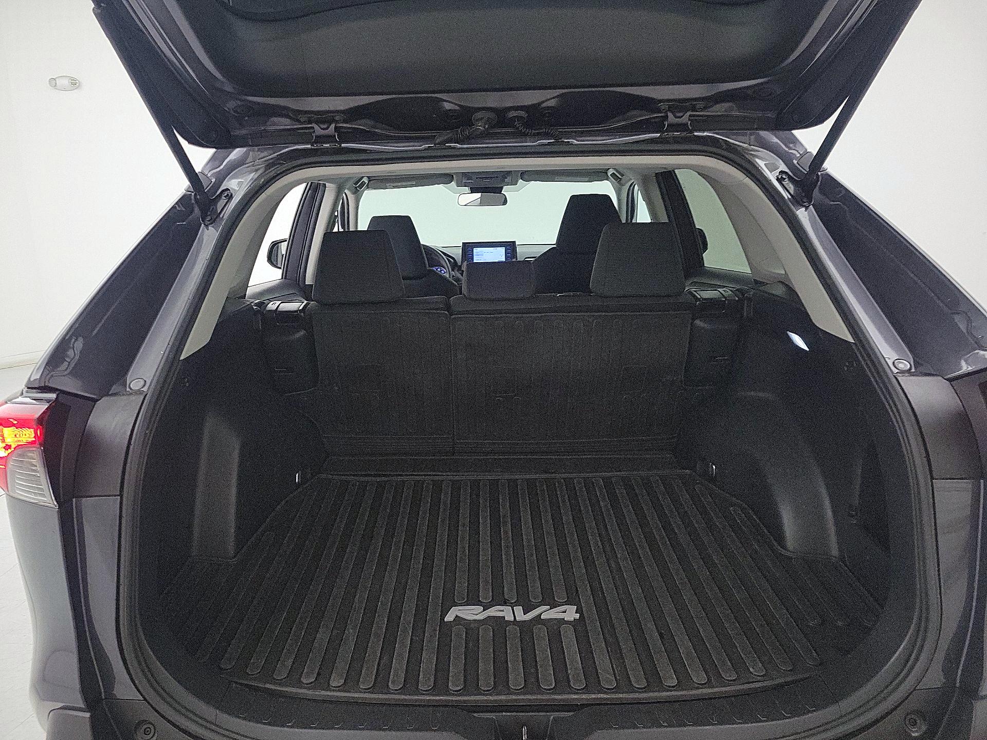 Thumbnail: 2022 Toyota RAV4 - 20