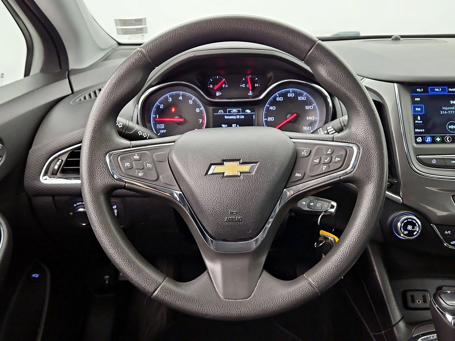 Thumbnail: 2019 Chevrolet Cruze - 10