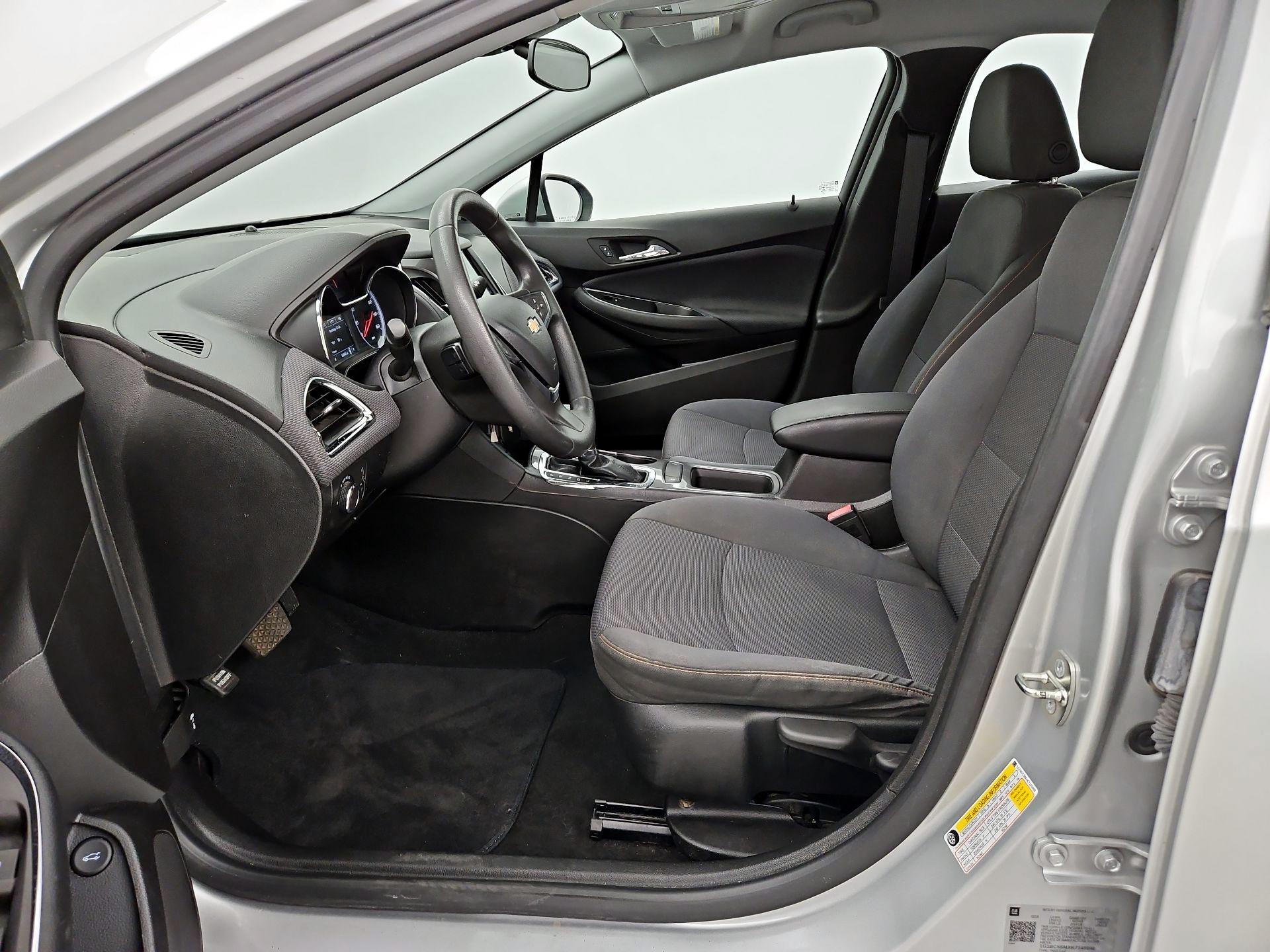 Thumbnail: 2019 Chevrolet Cruze - 11