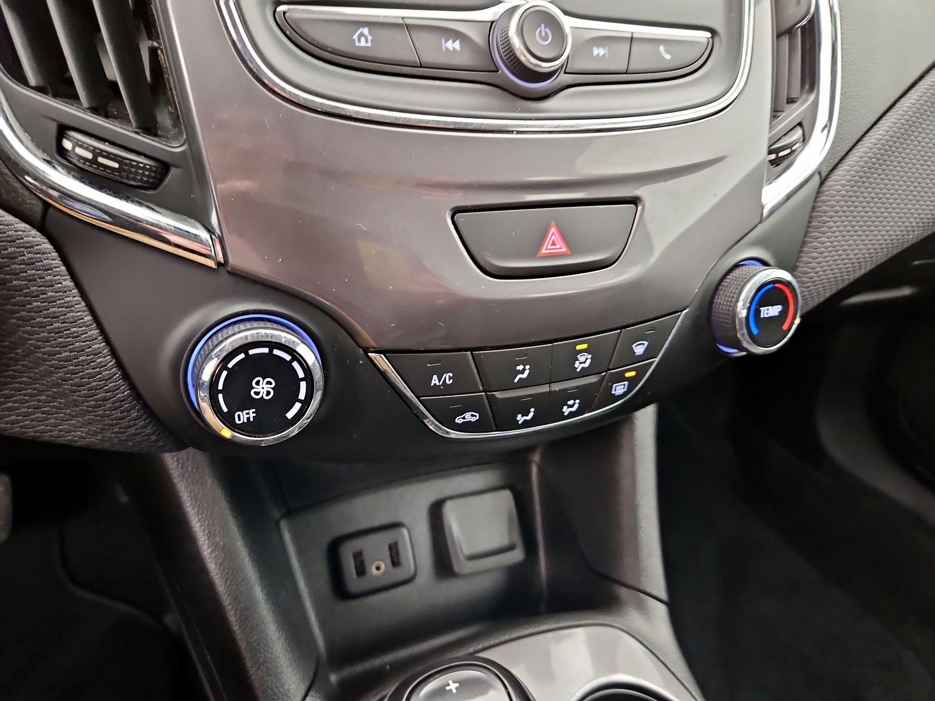 Thumbnail: 2019 Chevrolet Cruze - 16