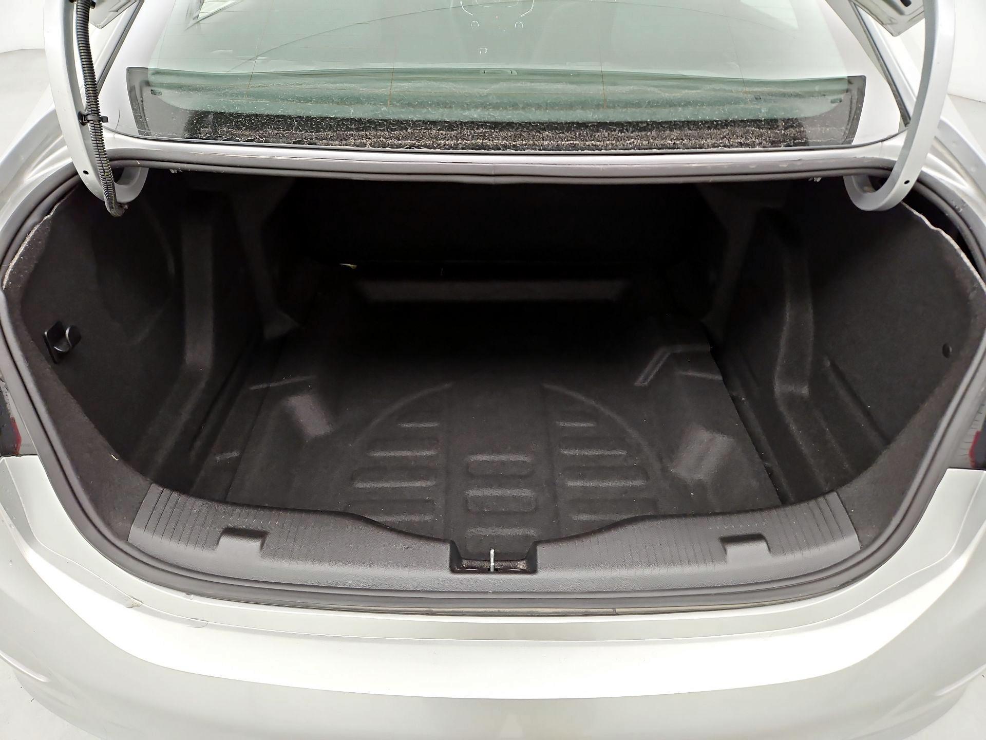 Thumbnail: 2019 Chevrolet Cruze - 20