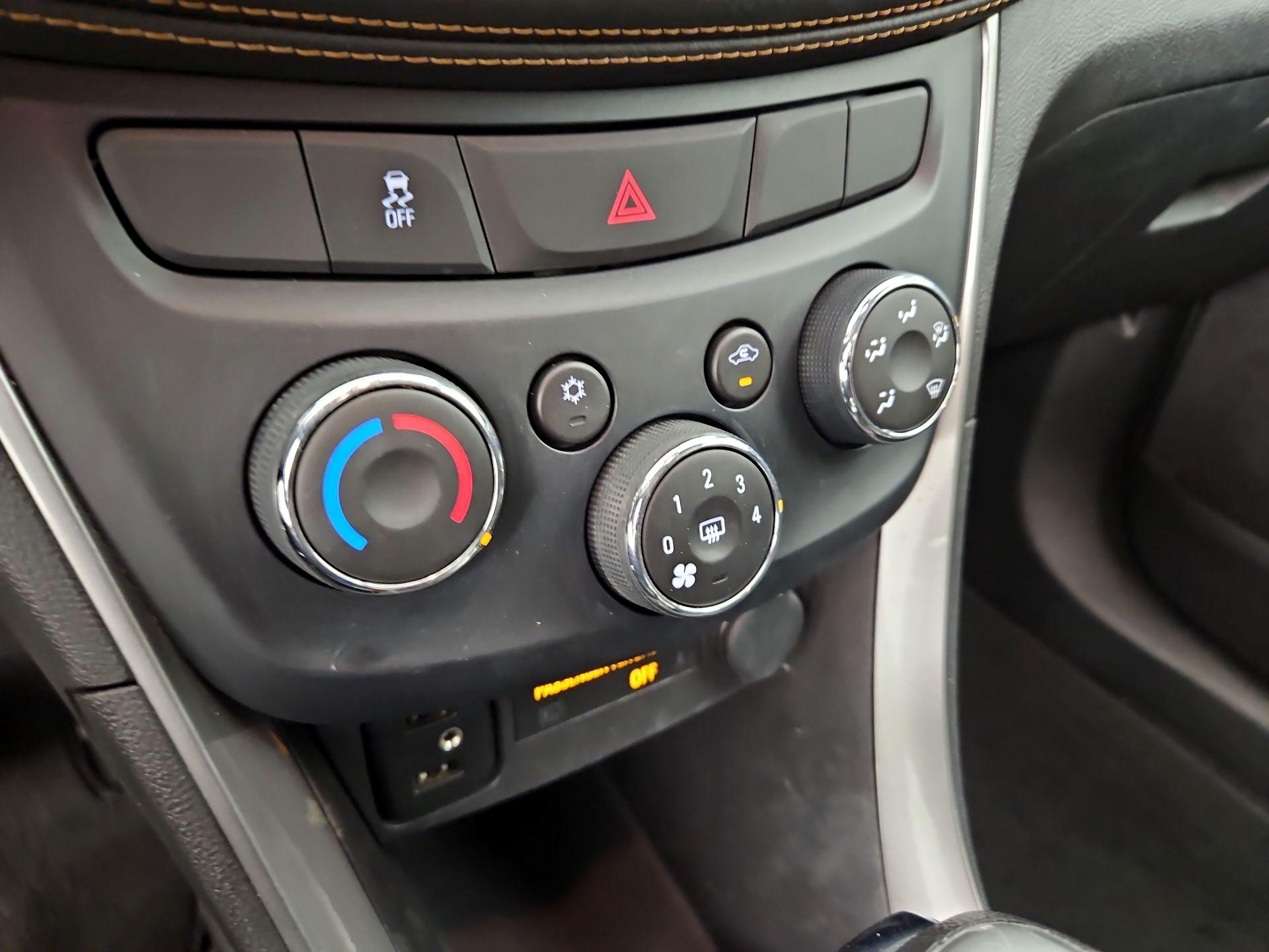 Thumbnail: 2020 Chevrolet Trax - 16