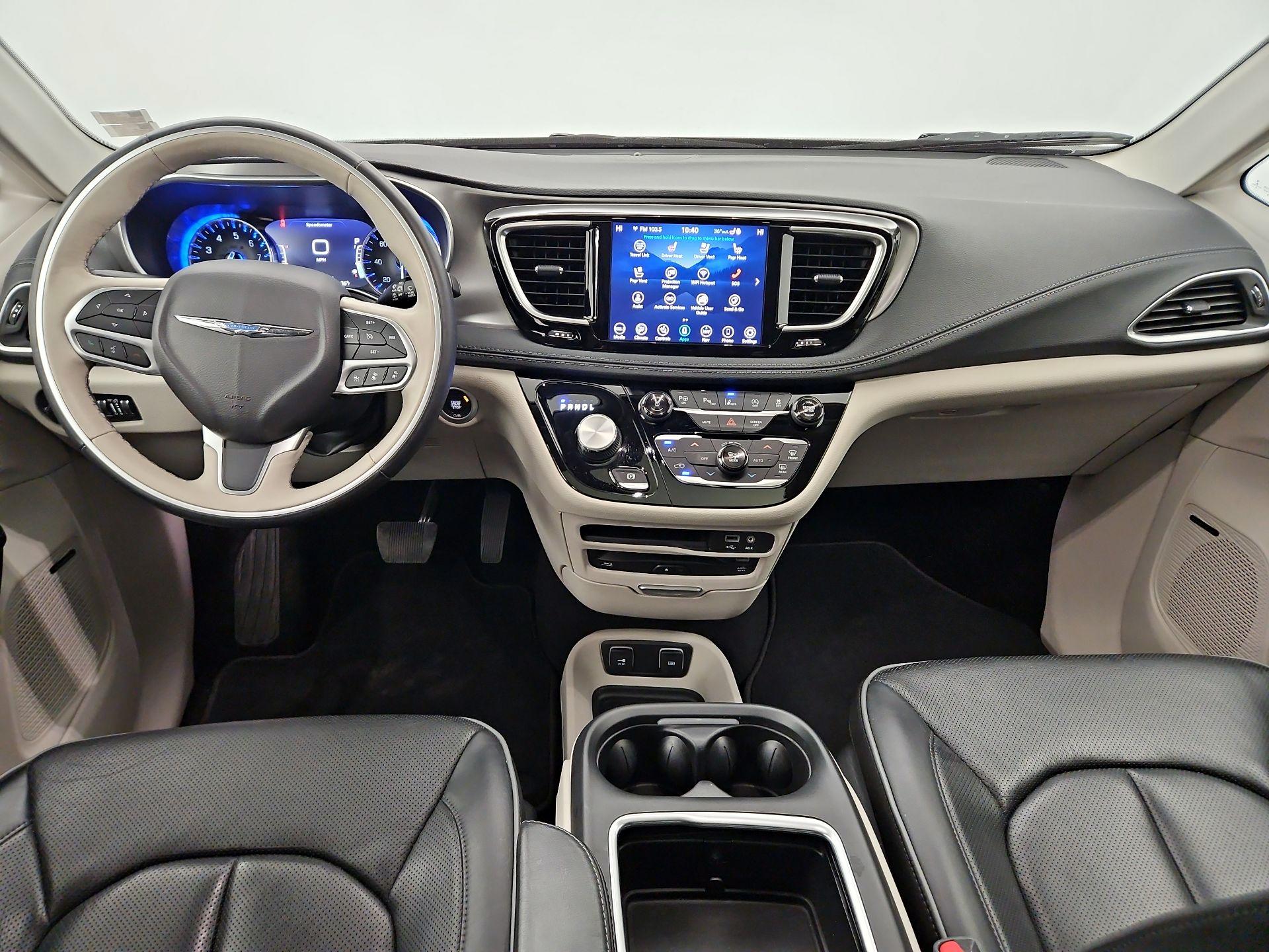 Thumbnail: 2019 Chrysler Pacifica - 9