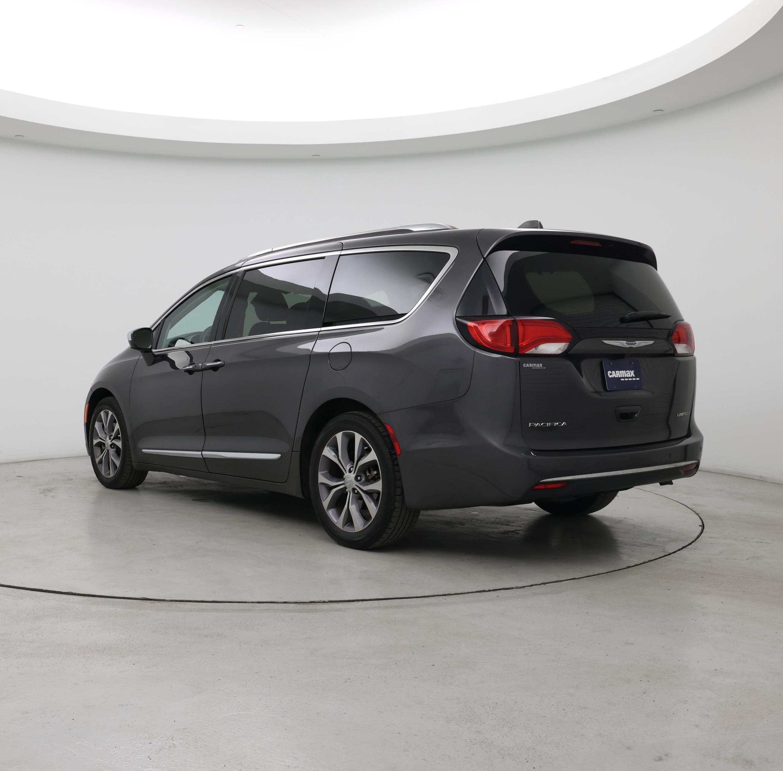Thumbnail: 2019 Chrysler Pacifica - 2