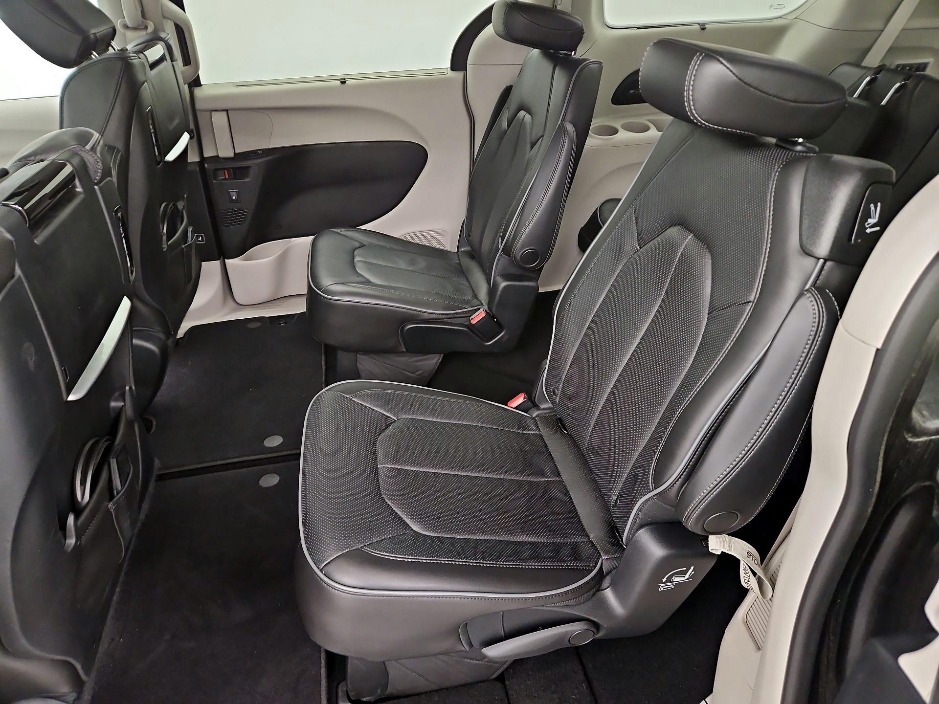 Thumbnail: 2019 Chrysler Pacifica - 20