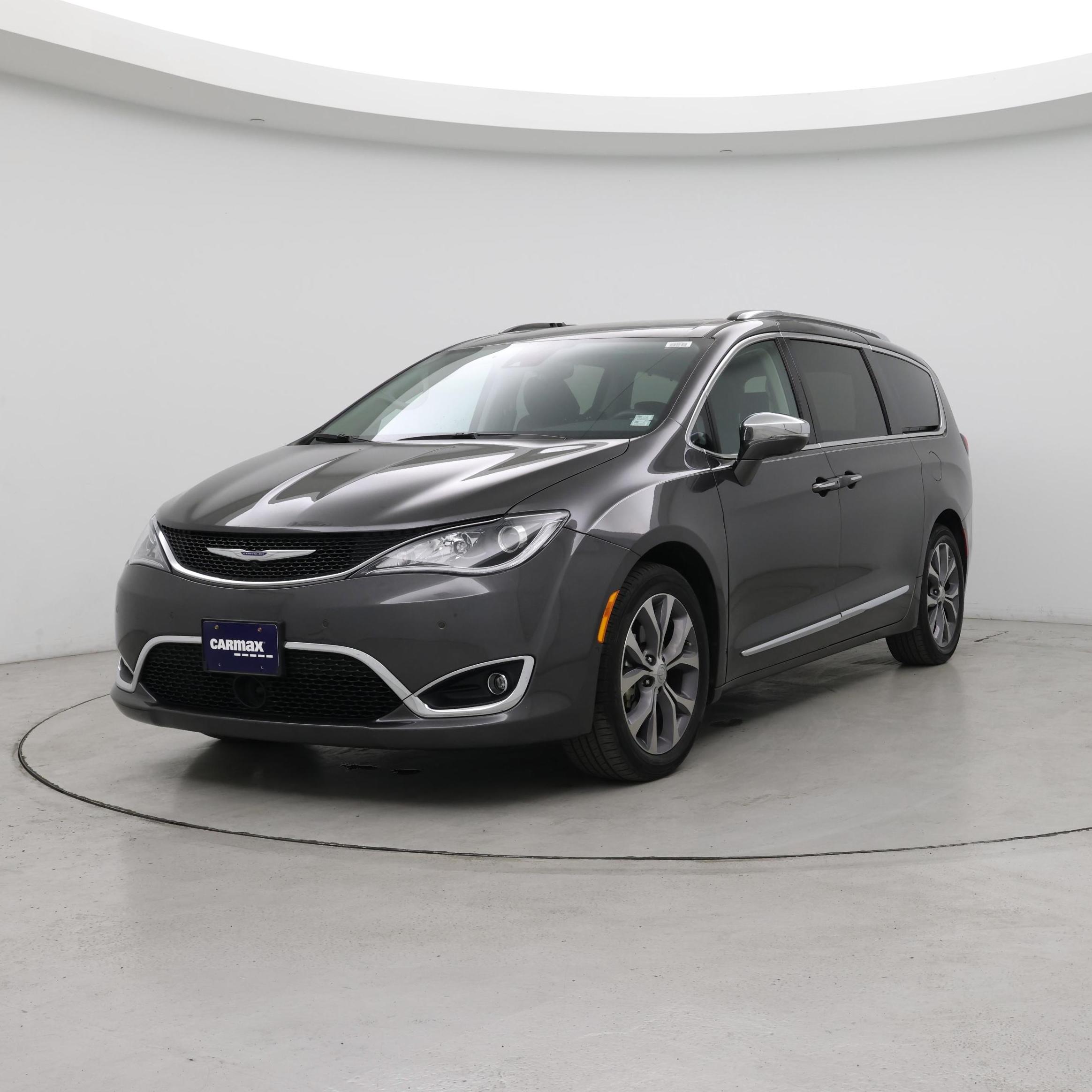 Thumbnail: 2019 Chrysler Pacifica - 4