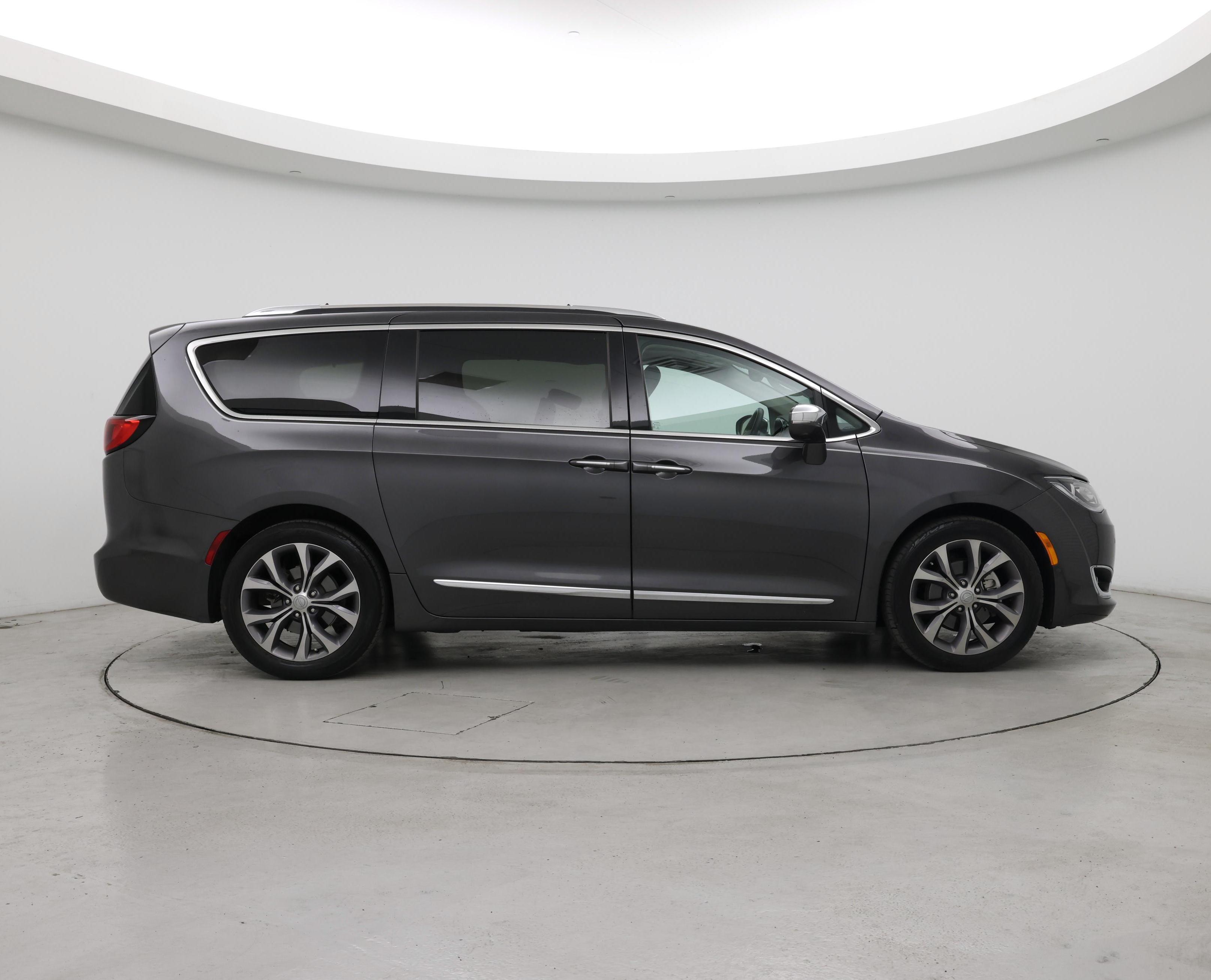 Thumbnail: 2019 Chrysler Pacifica - 7
