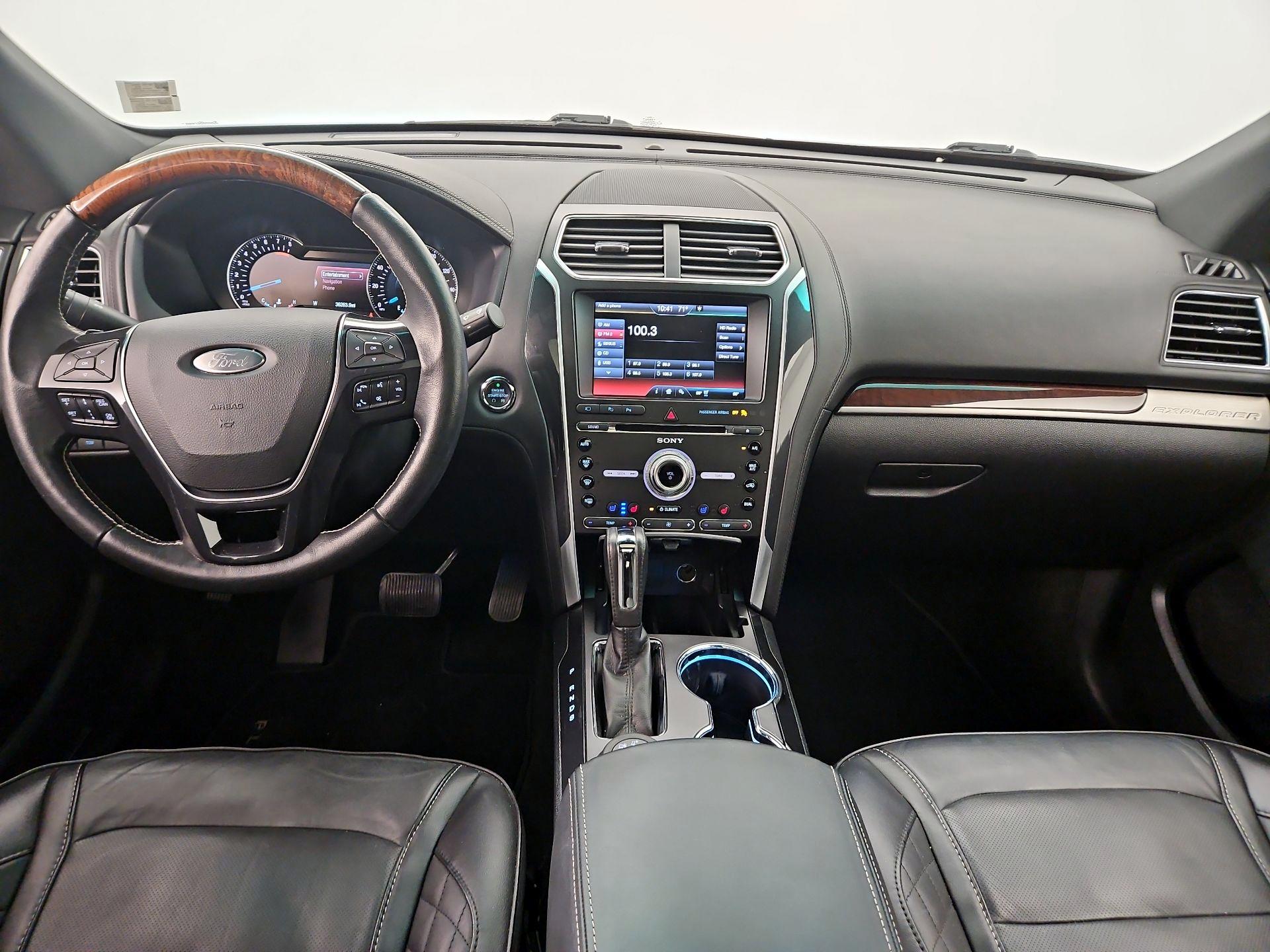 Thumbnail: 2016 Ford Explorer - 9