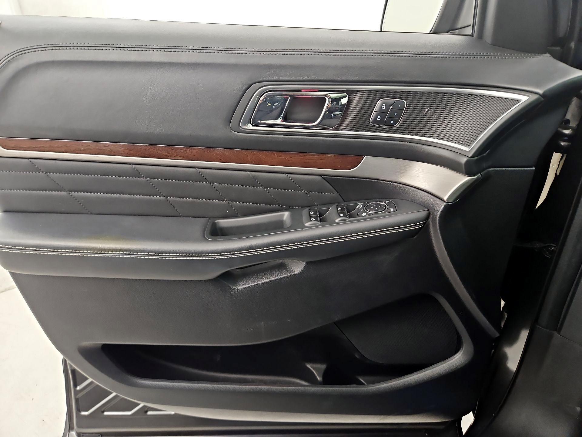 Thumbnail: 2016 Ford Explorer - 12