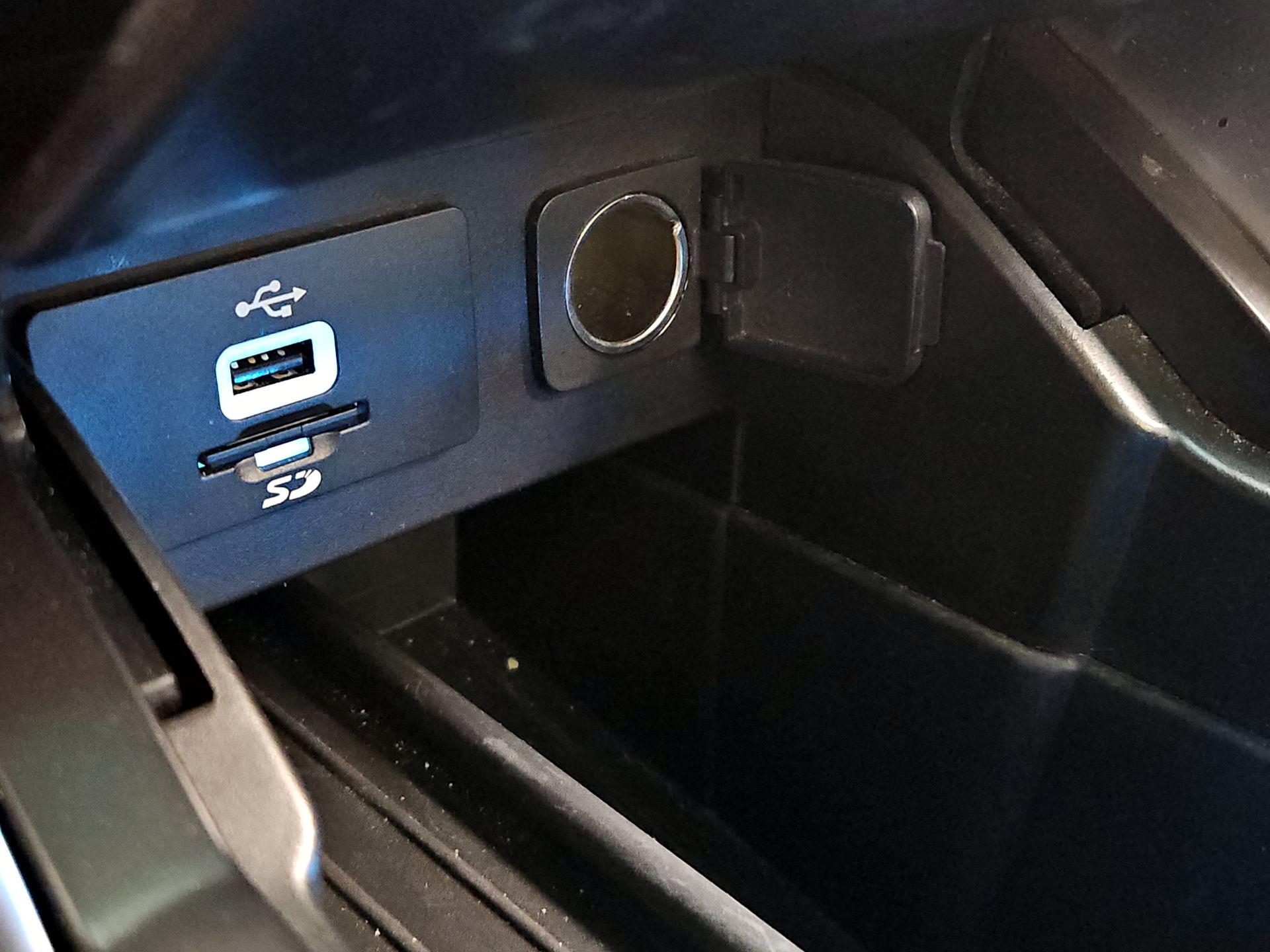 Thumbnail: 2016 Ford Explorer - 19