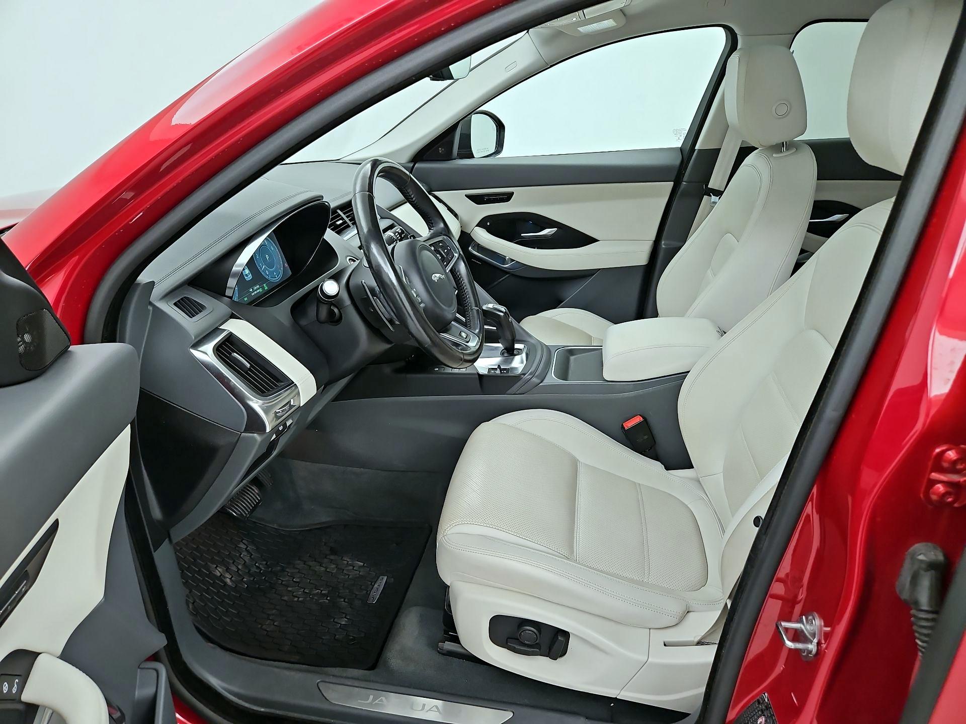 Thumbnail: 2019 Jaguar E-Pace - 11