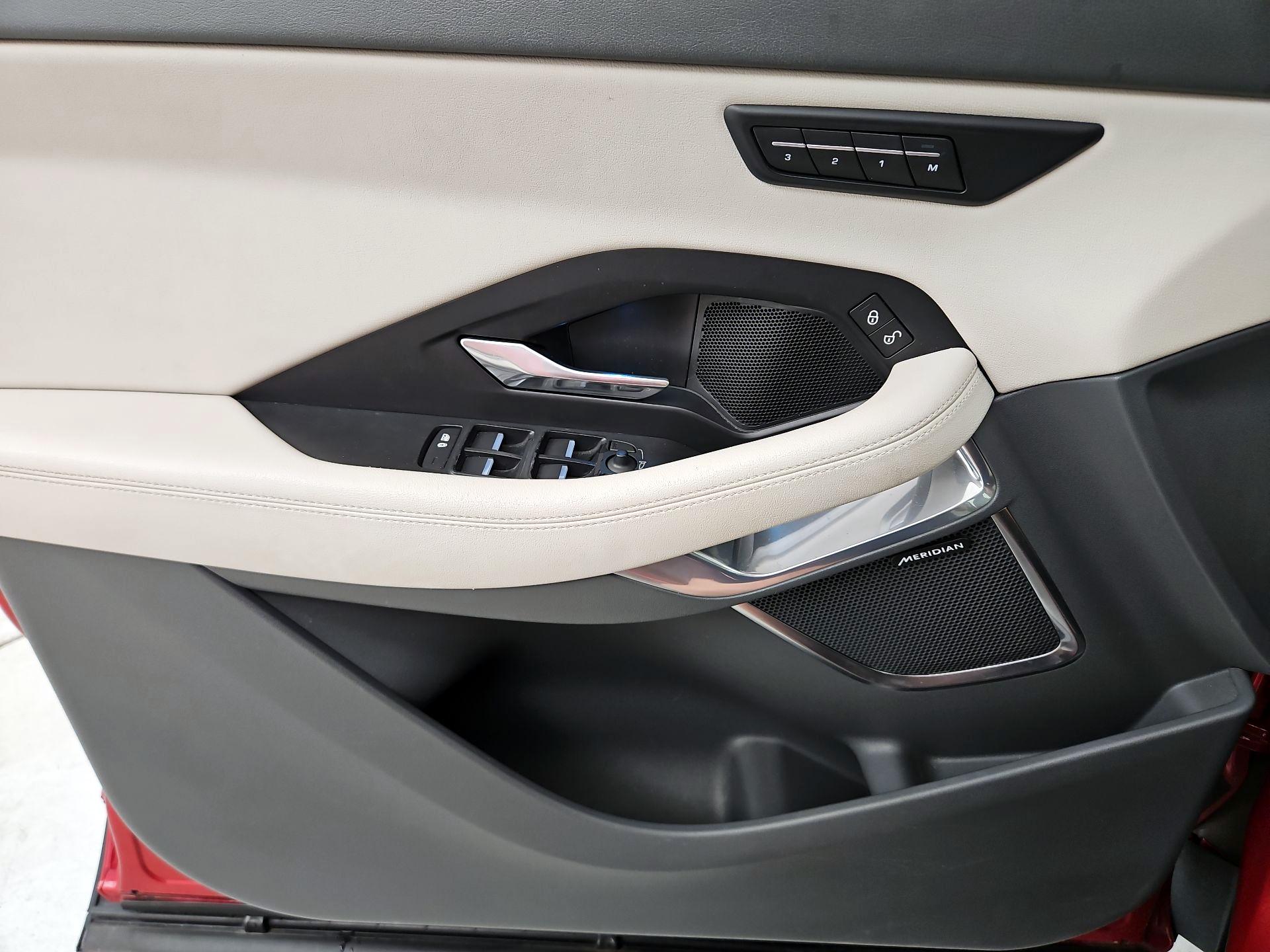 Thumbnail: 2019 Jaguar E-Pace - 12