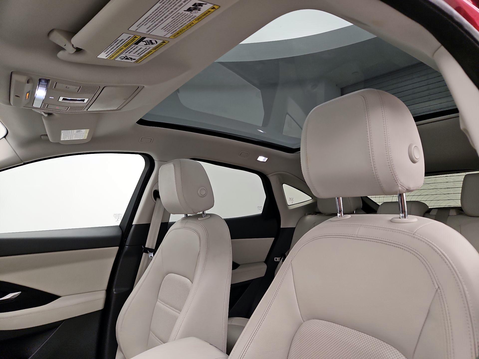 Thumbnail: 2019 Jaguar E-Pace - 20