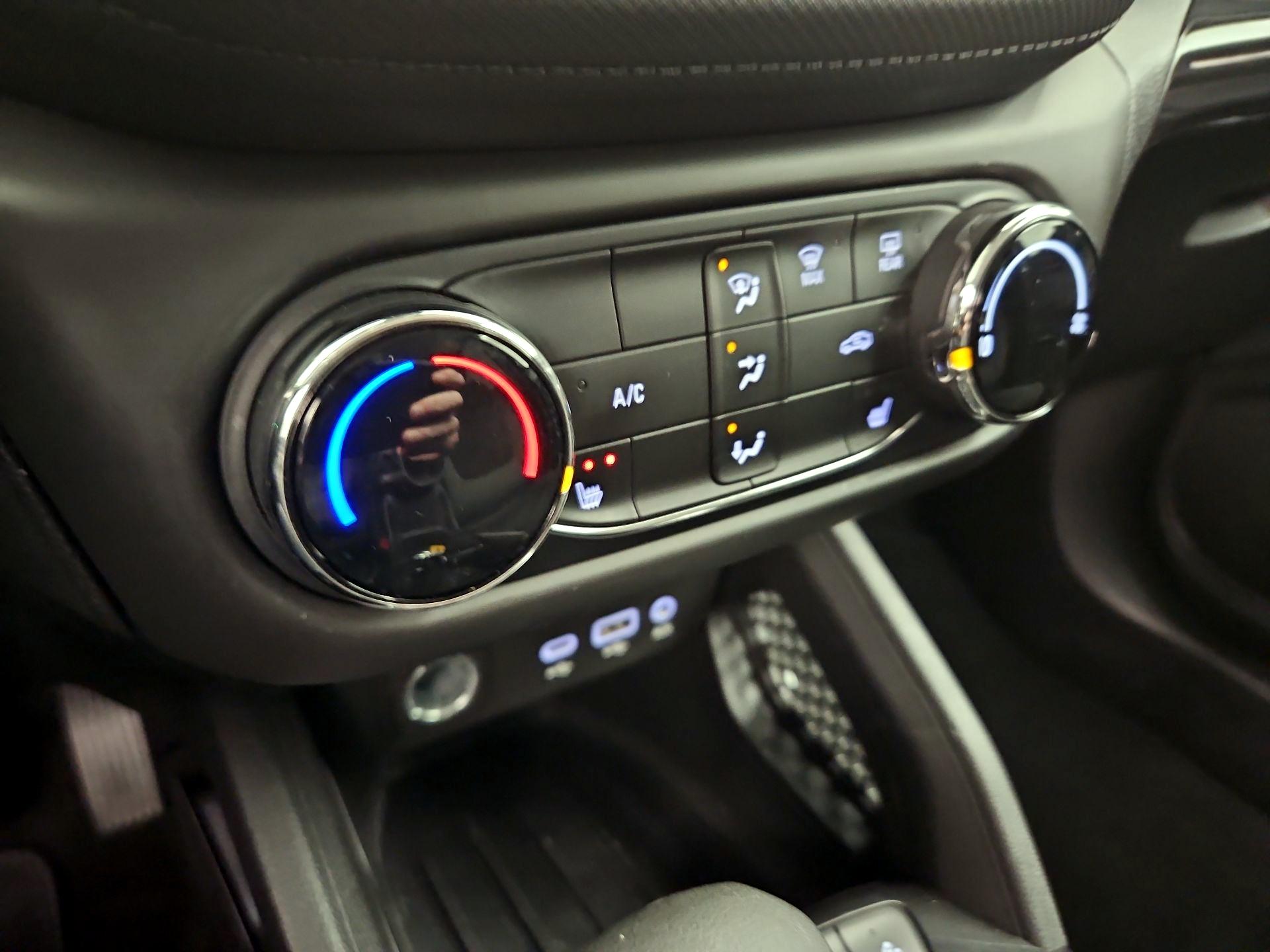 Thumbnail: 2022 Chevrolet TrailBlazer - 16