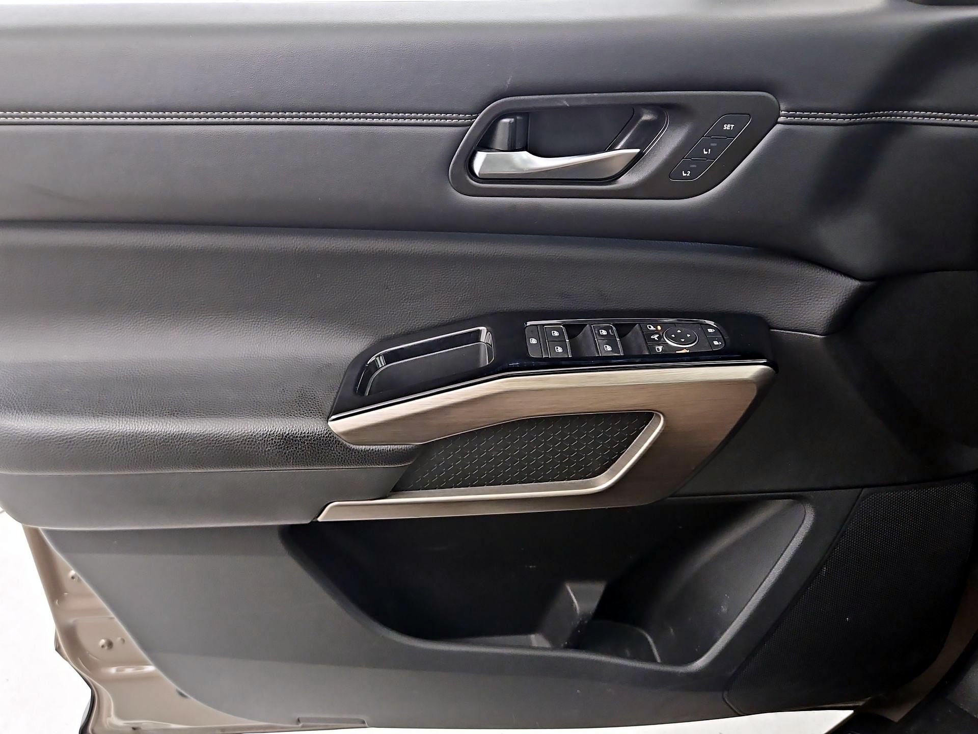 Thumbnail: 2023 Nissan Pathfinder - 12