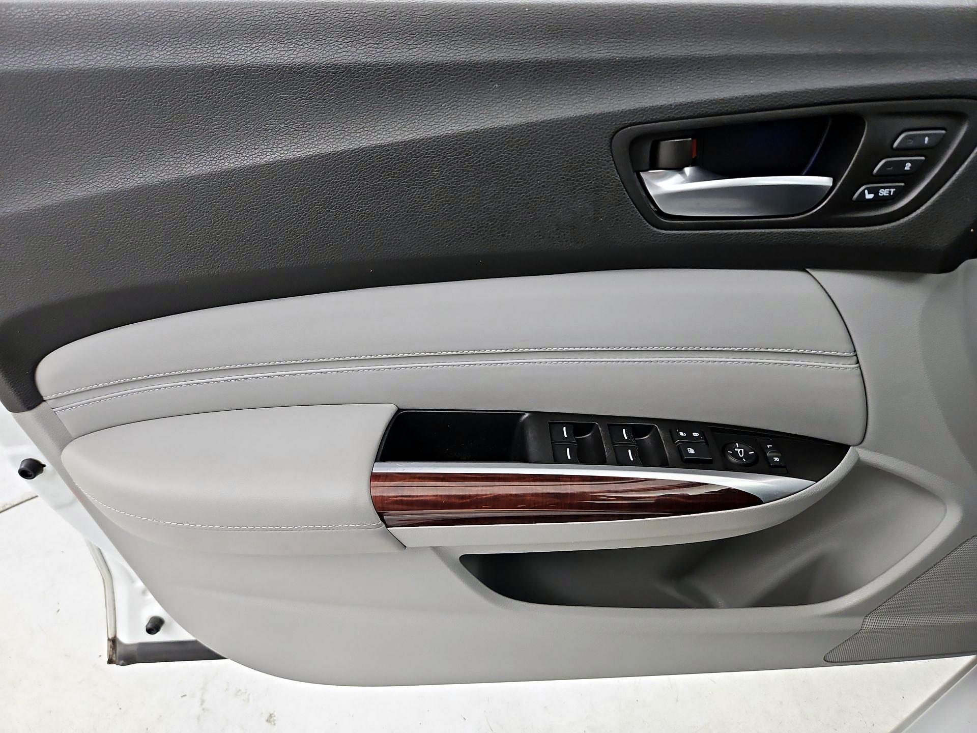 Thumbnail: 2015 Acura TLX - 12