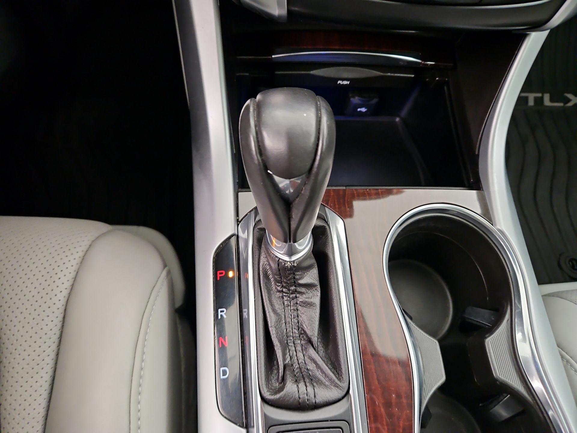 Thumbnail: 2015 Acura TLX - 18