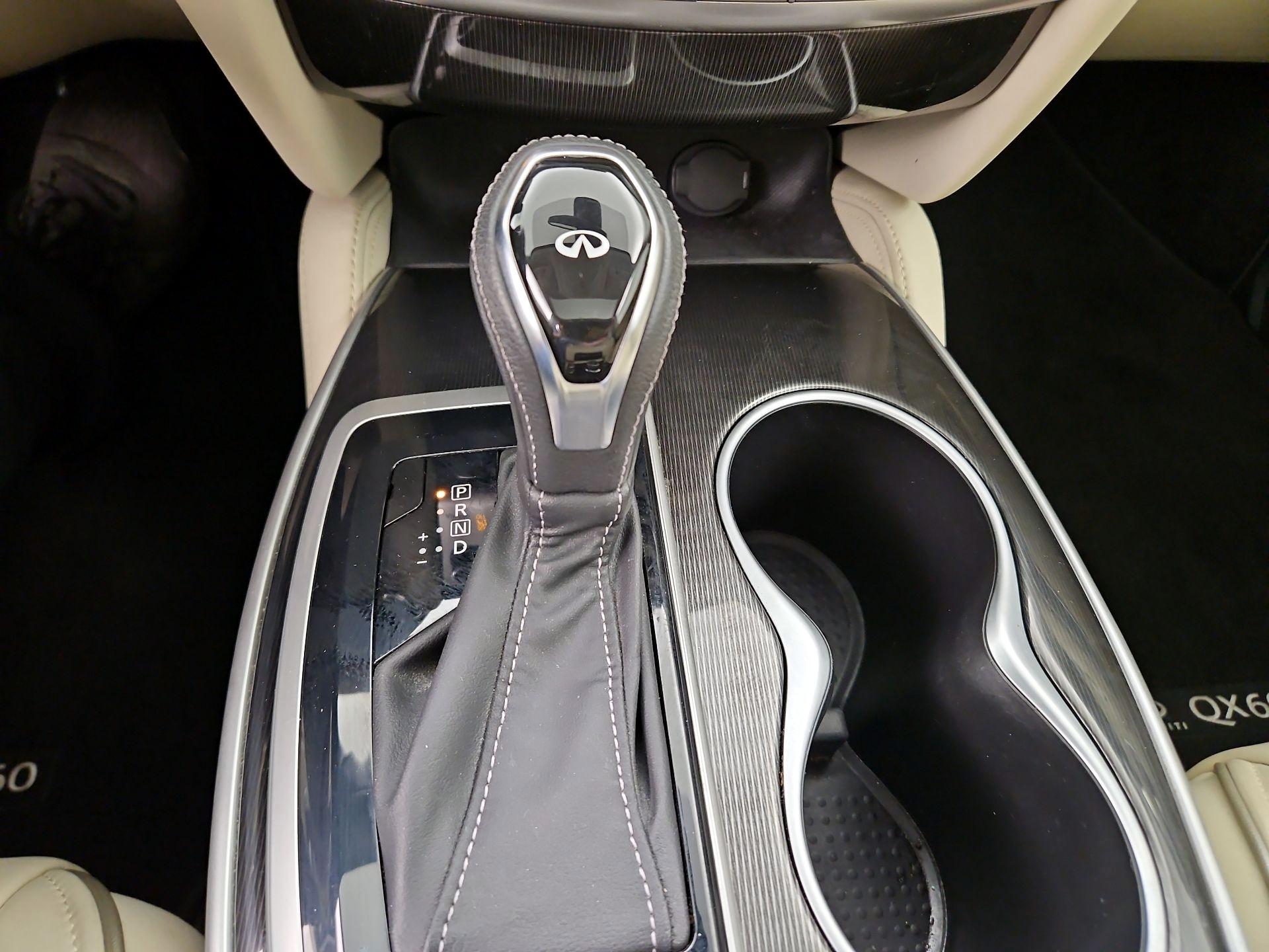 Thumbnail: 2017 INFINITI QX60 - 18