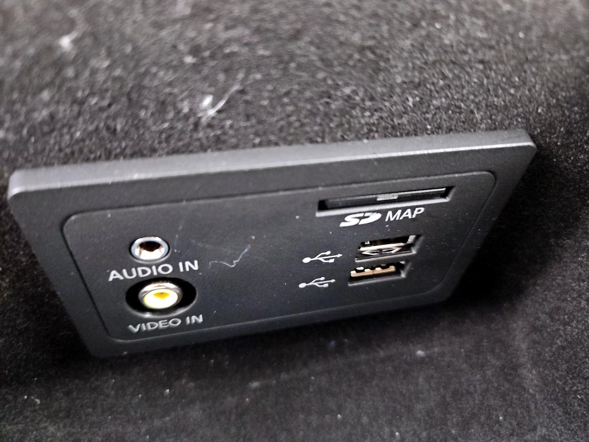 Thumbnail: 2017 INFINITI QX60 - 19