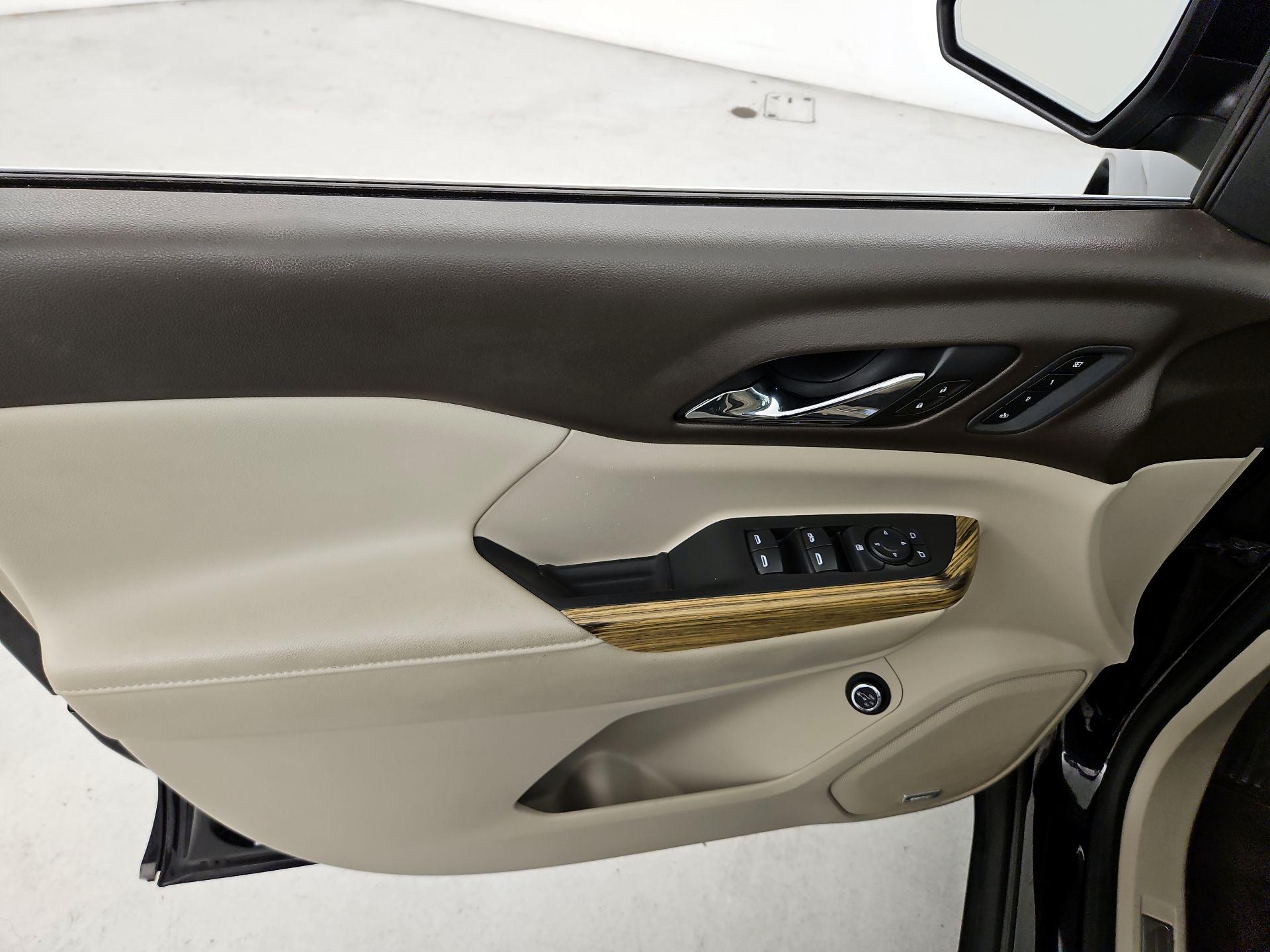 Thumbnail: 2017 GMC Acadia - 12