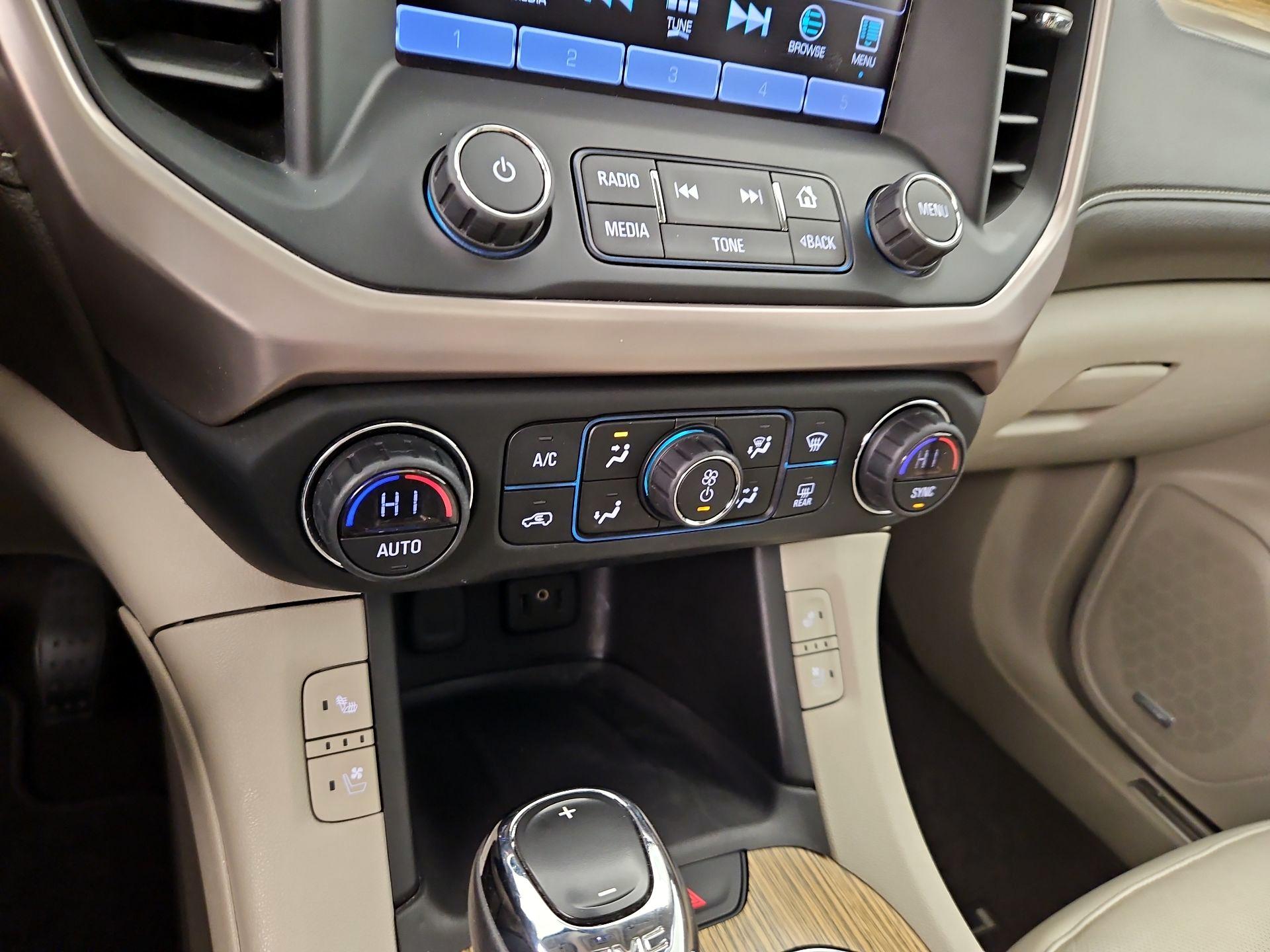 Thumbnail: 2017 GMC Acadia - 17