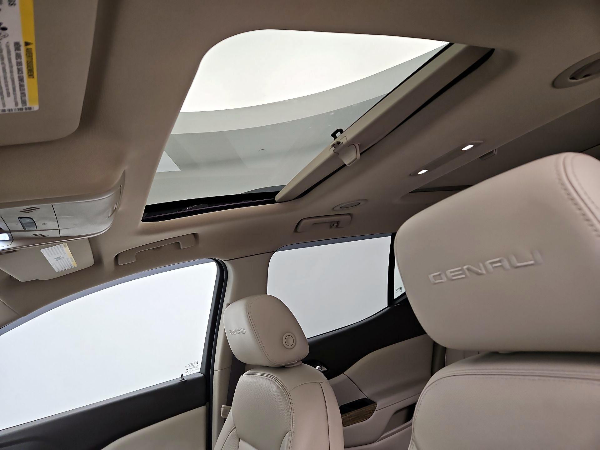 Thumbnail: 2017 GMC Acadia - 20