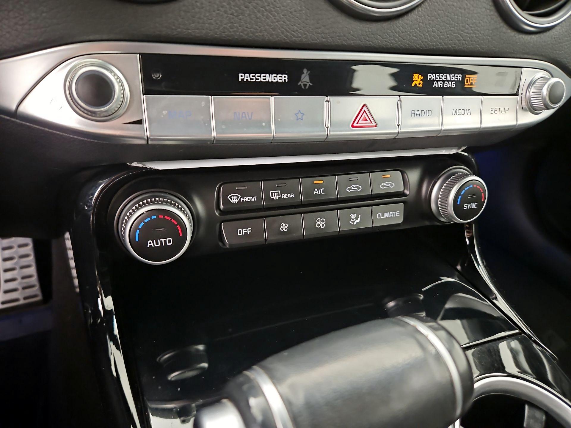 Thumbnail: 2022 Kia Stinger - 17