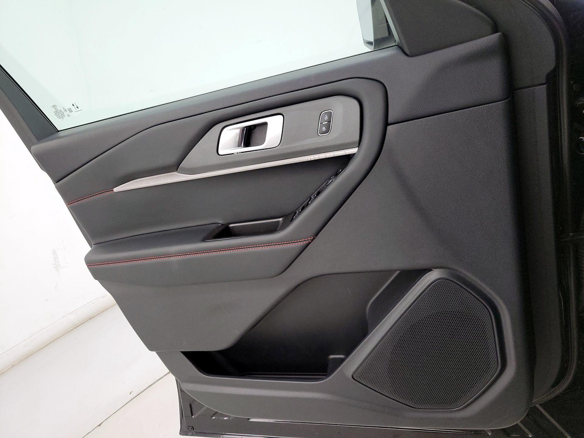 Thumbnail: 2025 Ford Explorer - 12