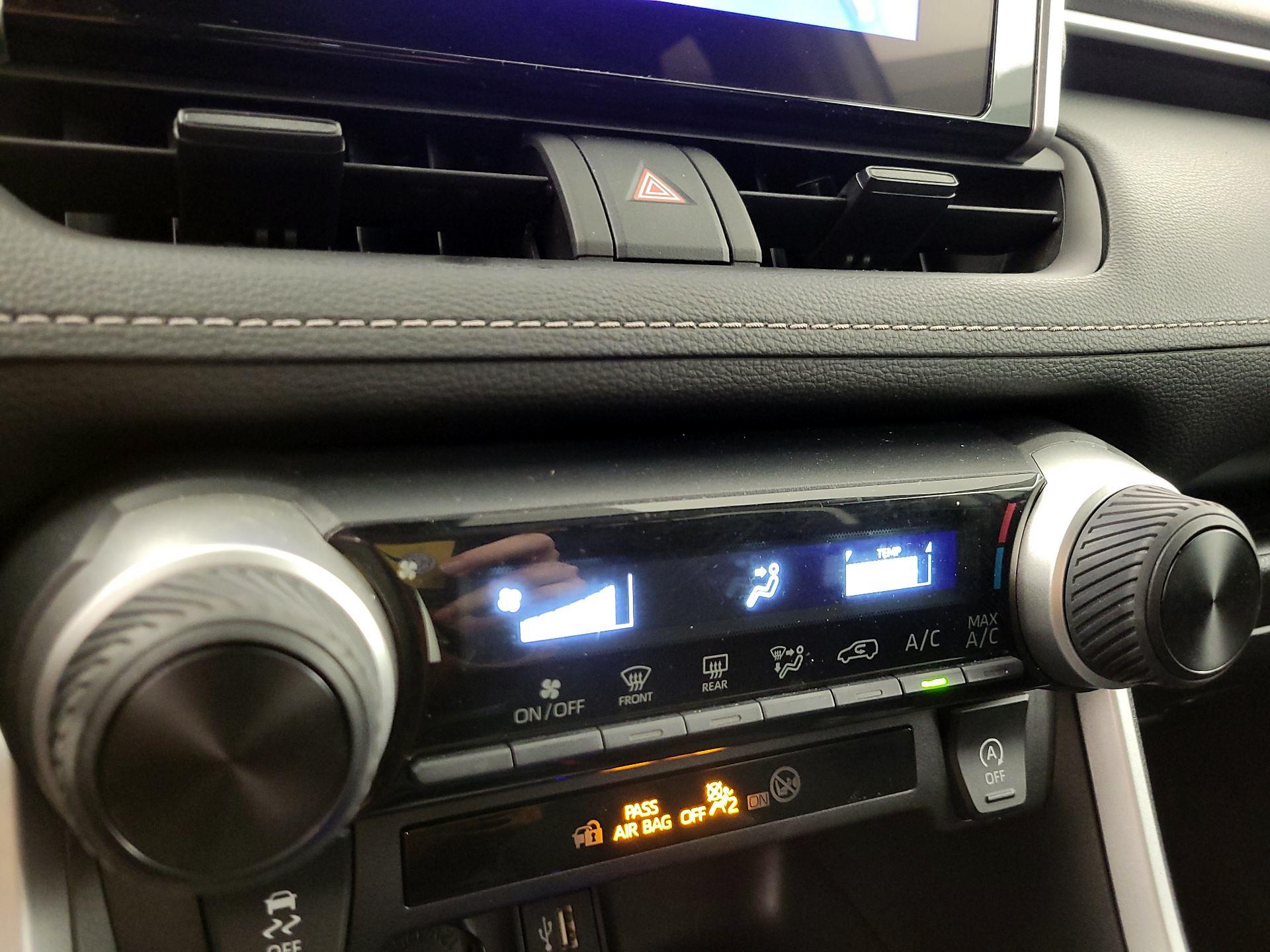 Thumbnail: 2025 Toyota RAV4 - 16