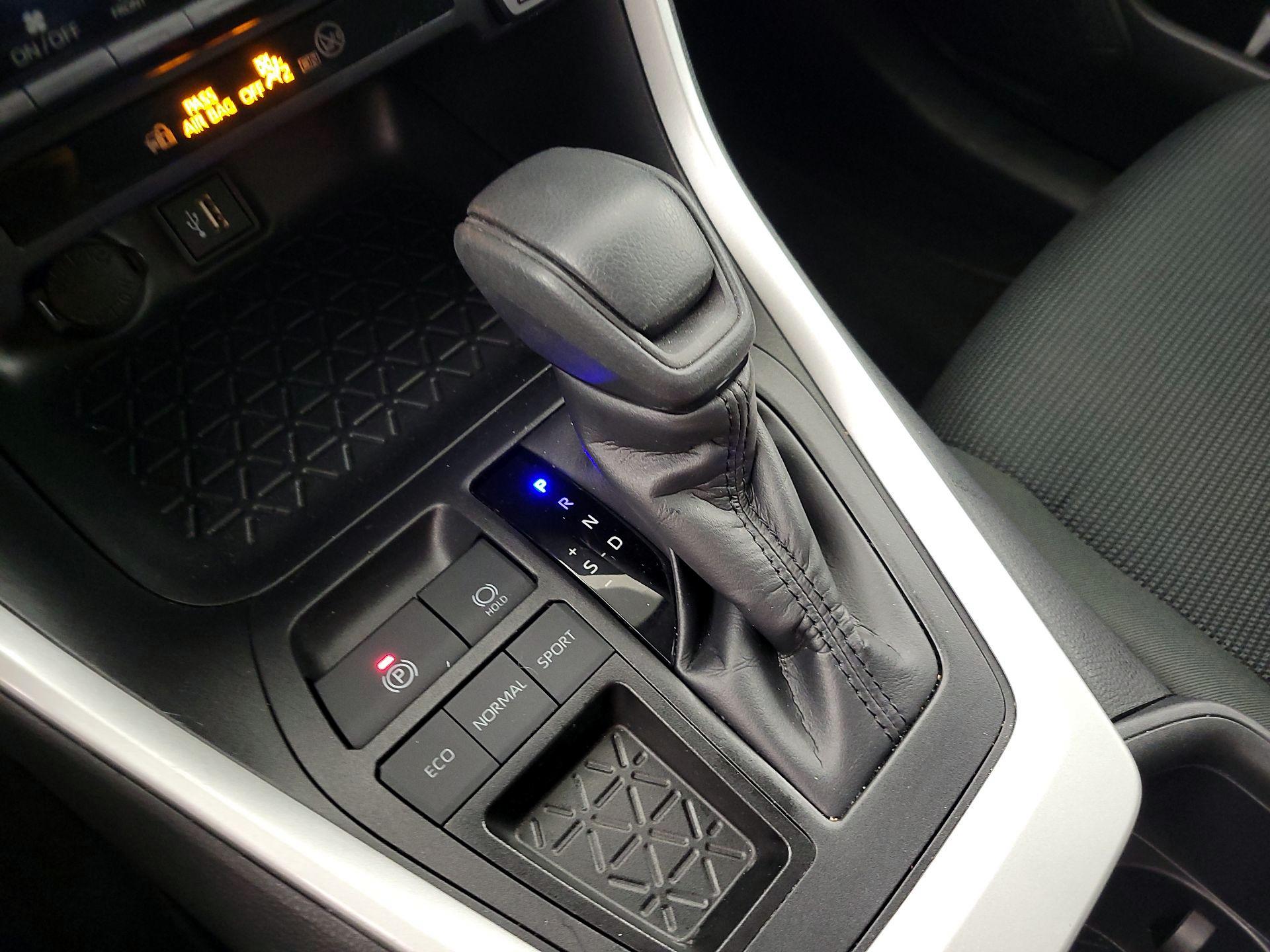 Thumbnail: 2025 Toyota RAV4 - 17