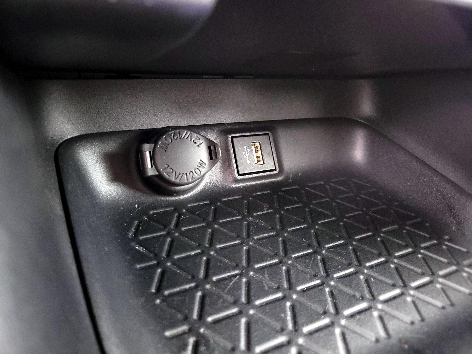 Thumbnail: 2025 Toyota RAV4 - 18