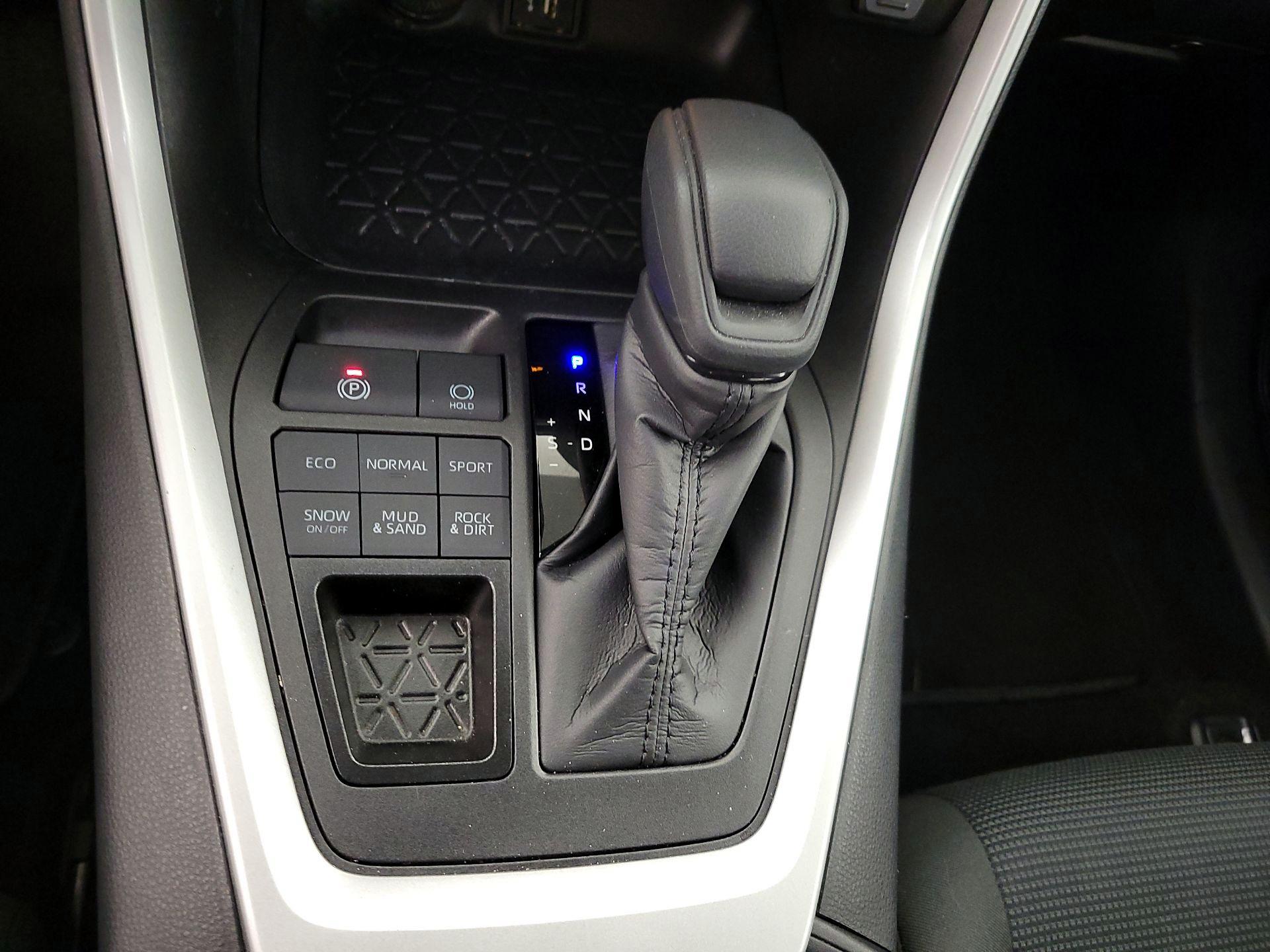 Thumbnail: 2025 Toyota RAV4 - 17